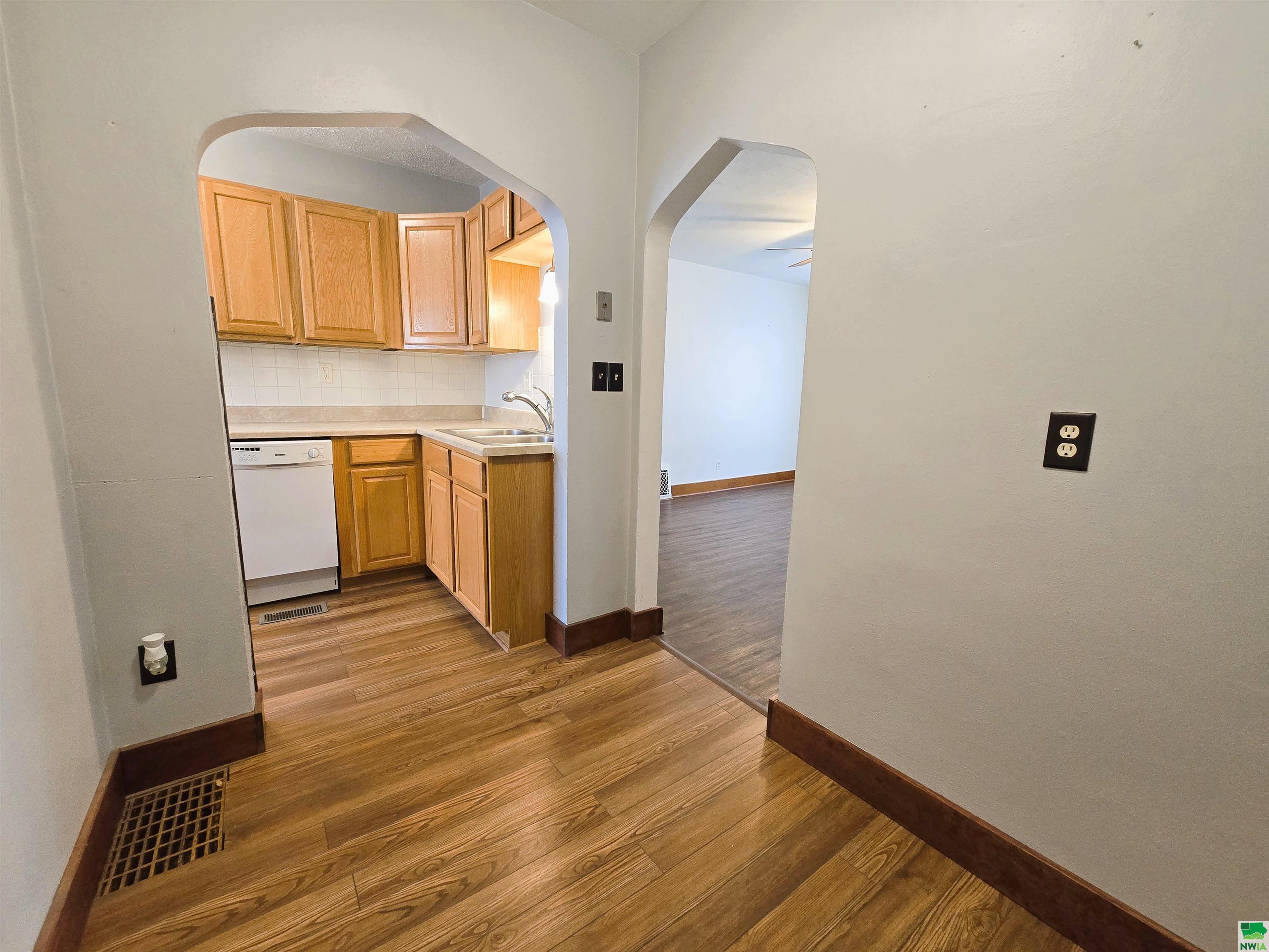 MLS #828632