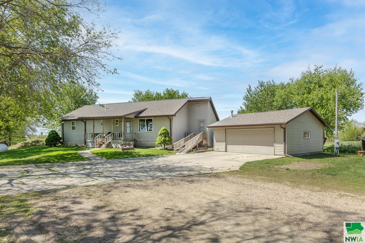 23215 Gum Ave., Onawa, IA 51040 