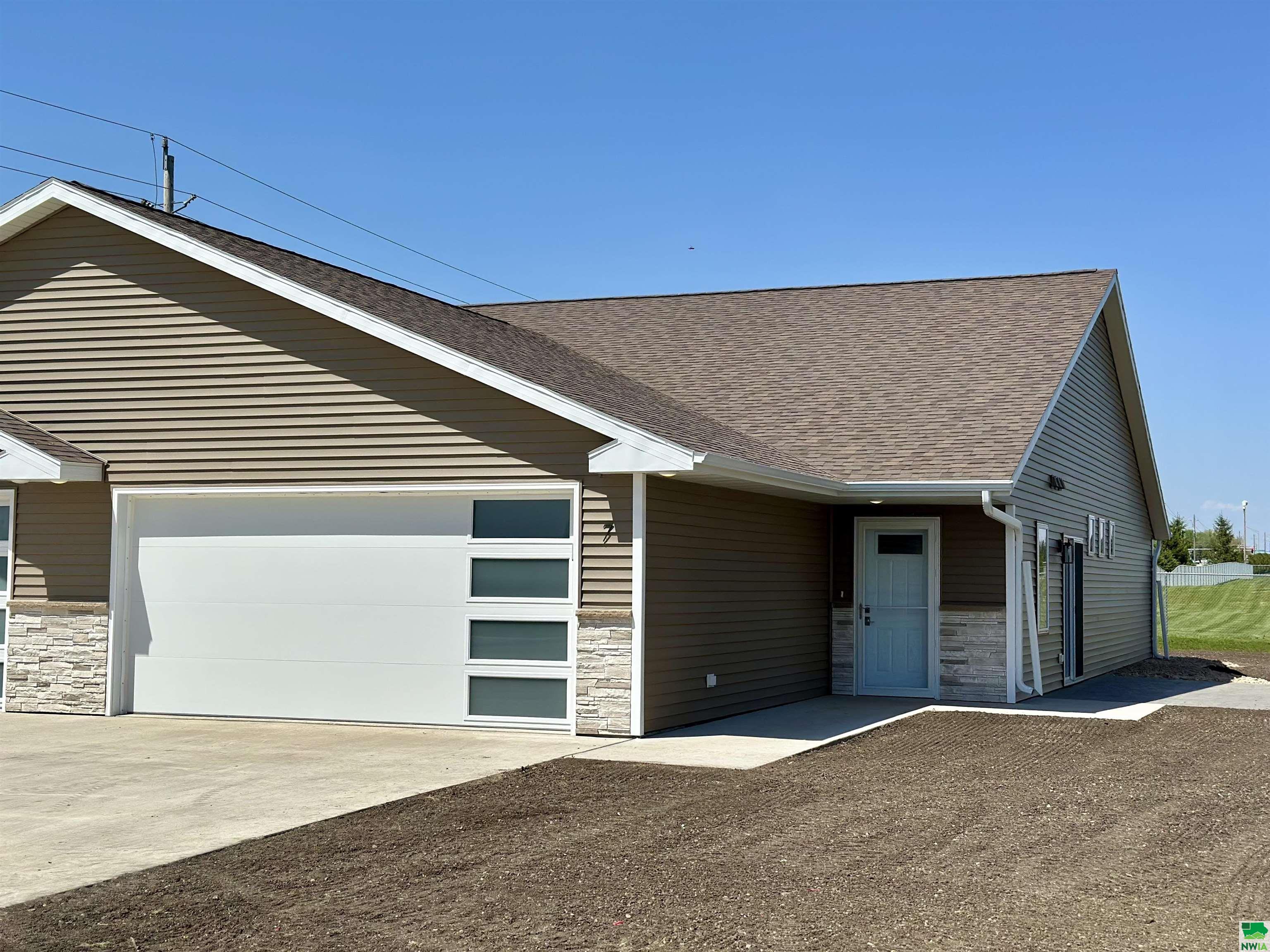 1821 6th Street W #7, Storm Lake, IA 50588- 
