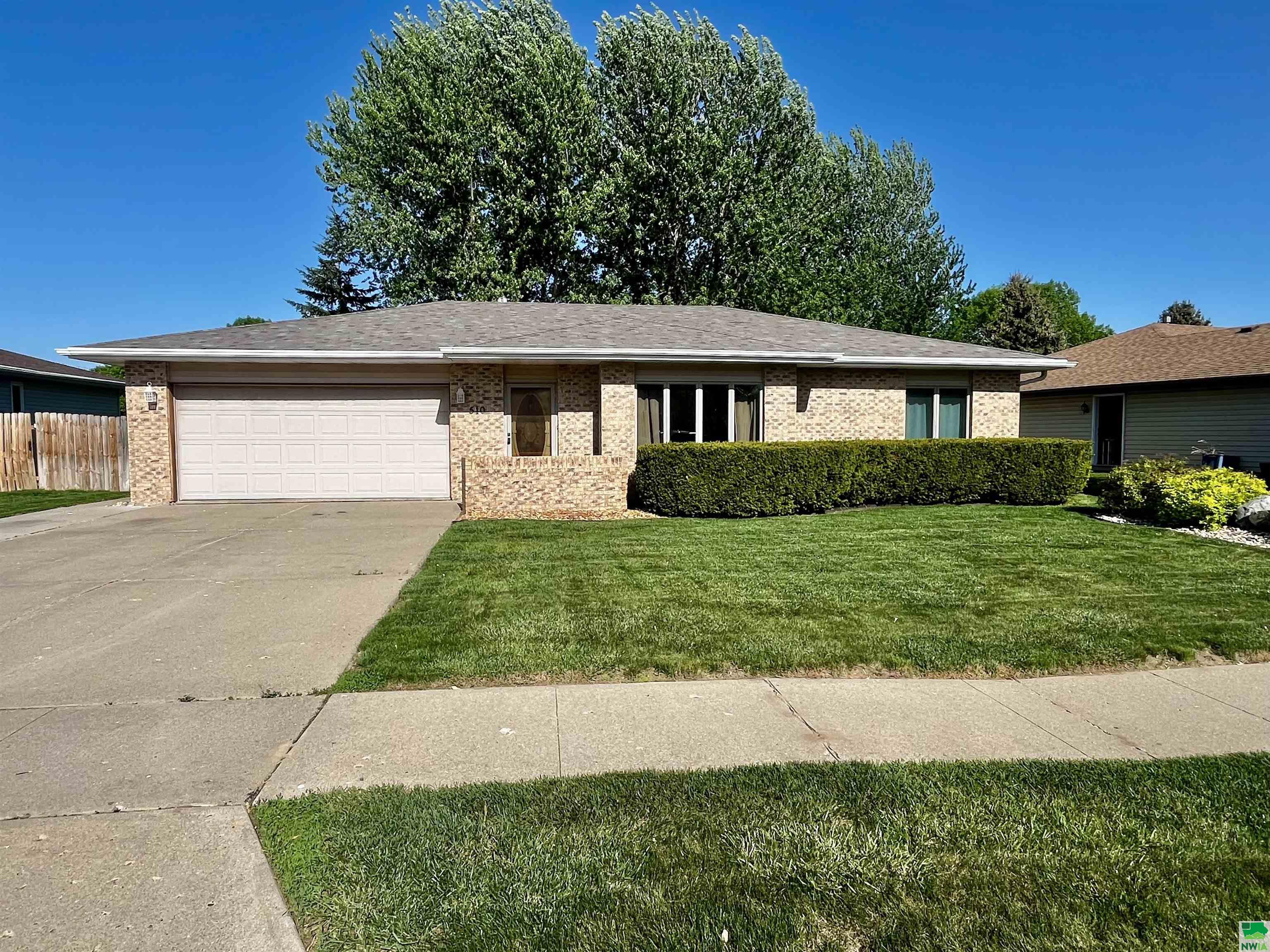 510 Sterling St, Vermillion, SD 57069 