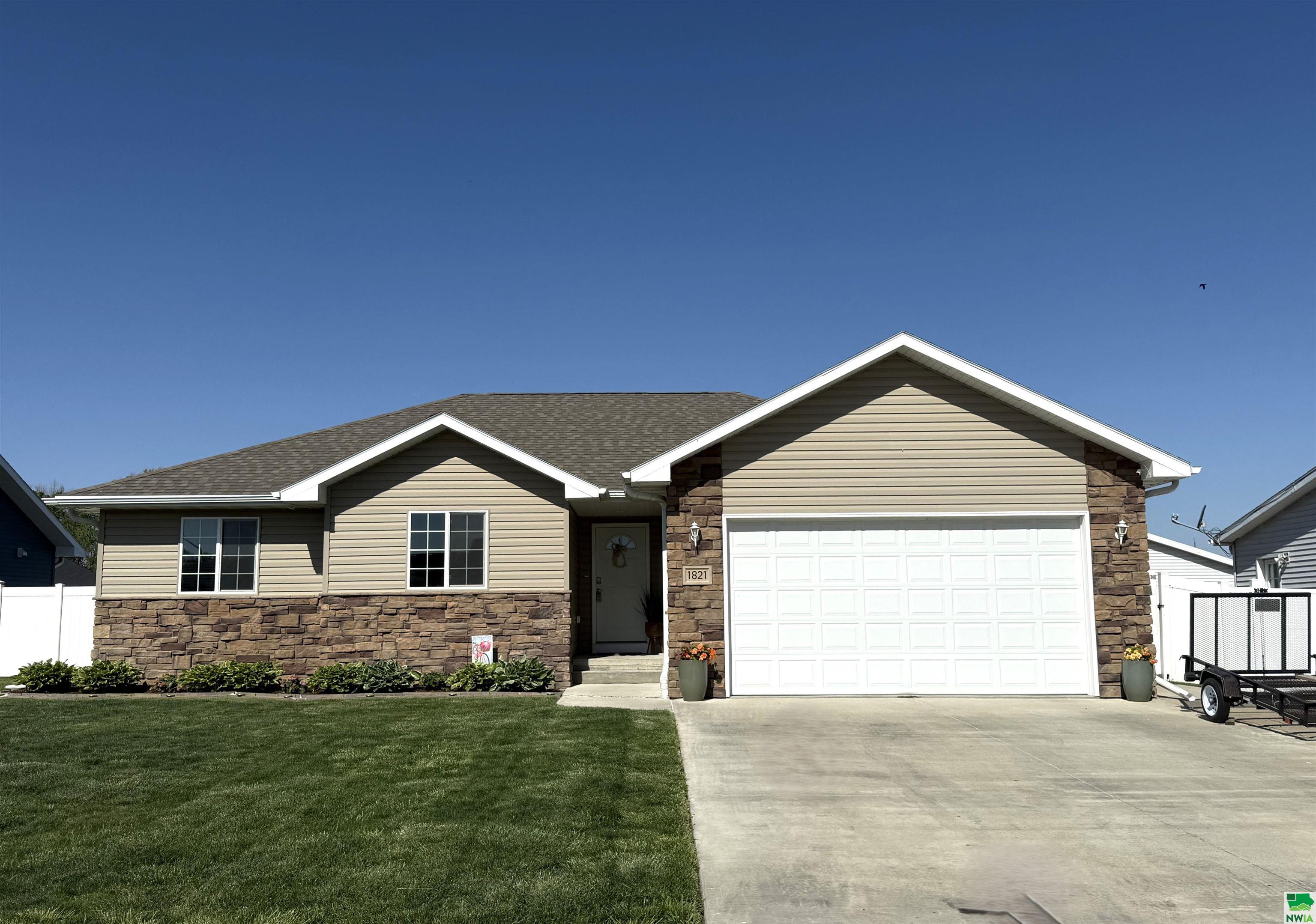 1821 Missouri View Lane, South Sioux City, NE 68776 