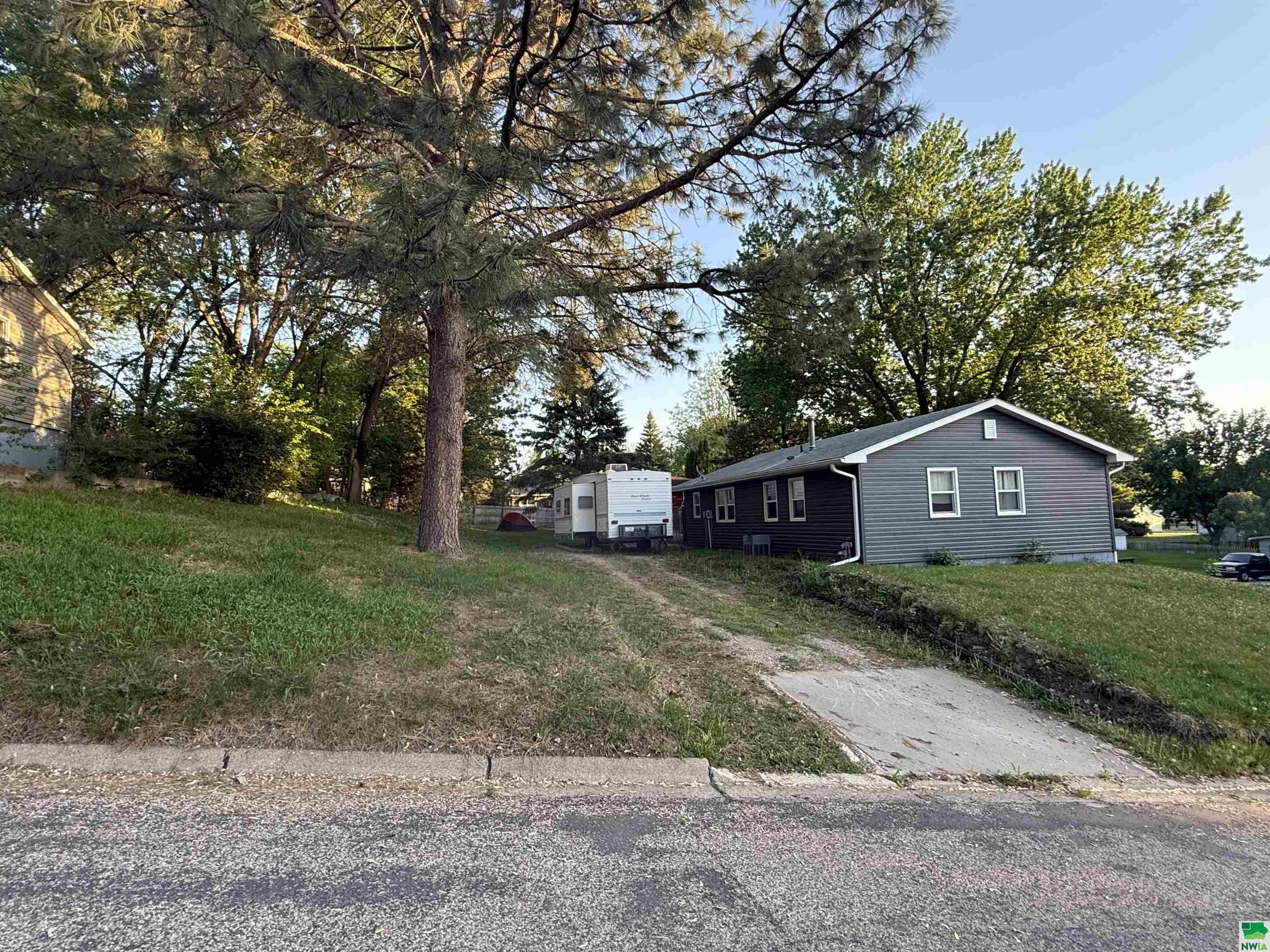 MLS #828660