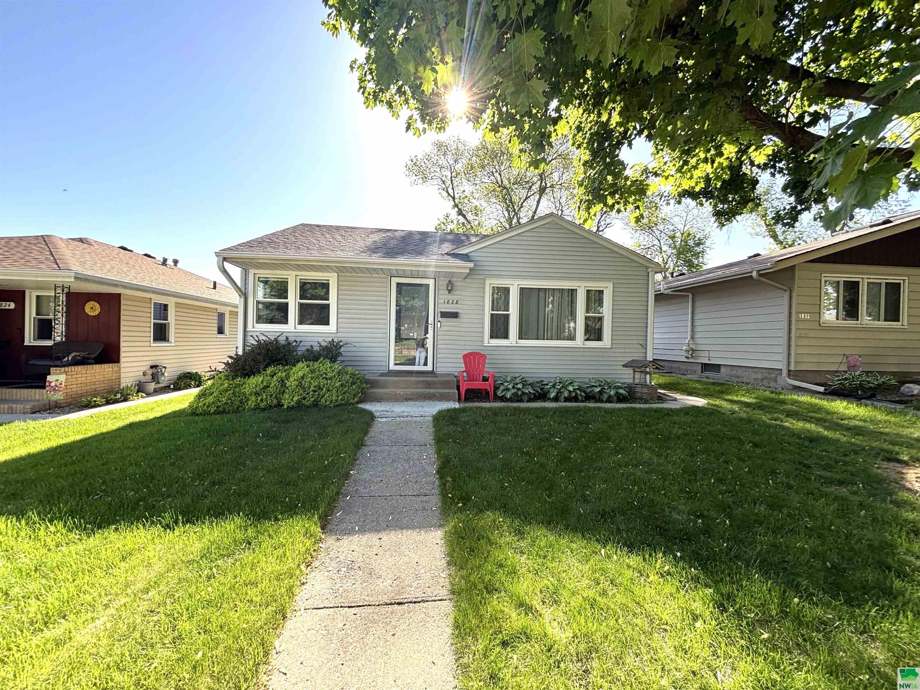 1828 S Lemon, Sioux City, IA 51106 