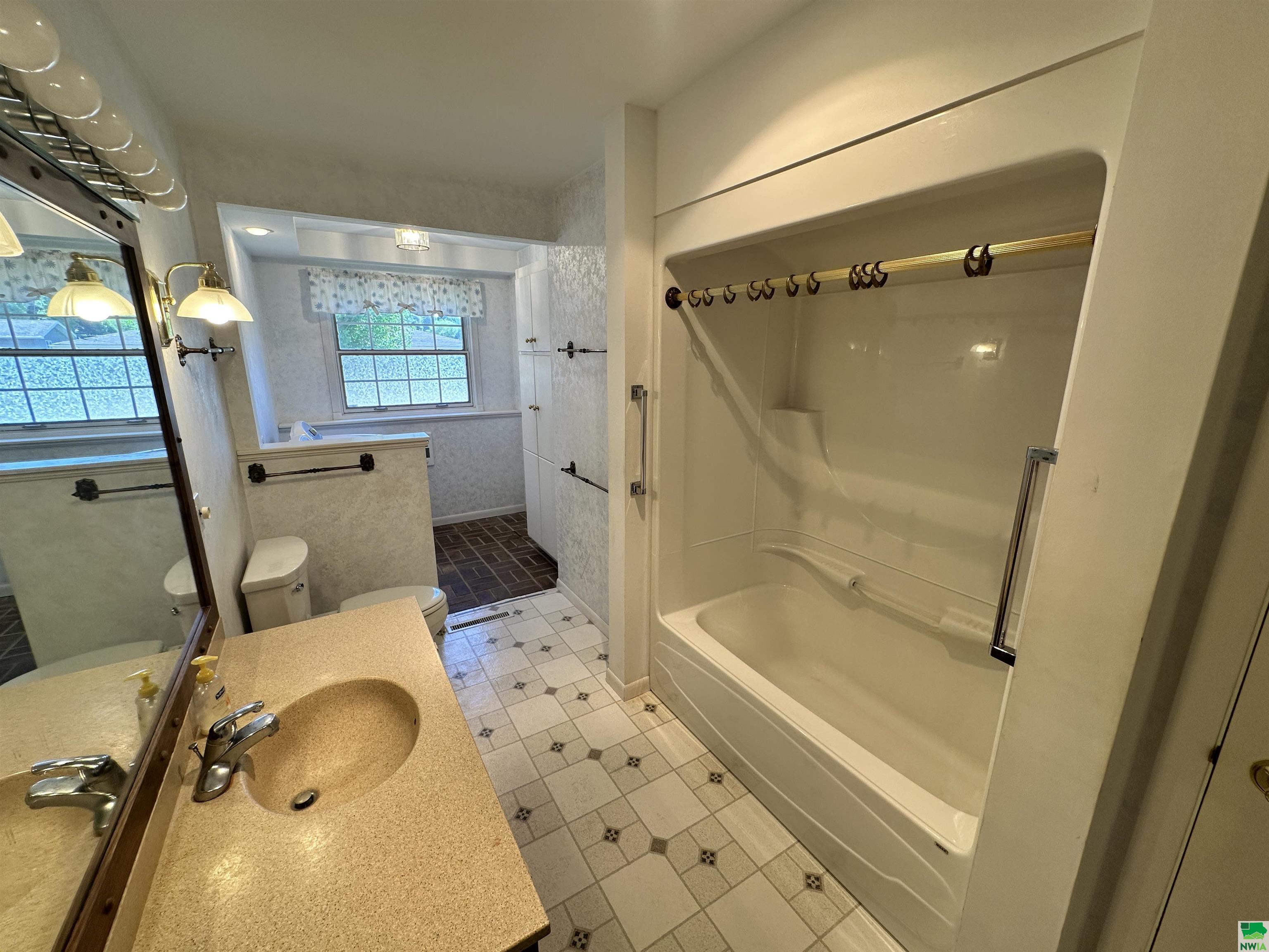 MLS #828665