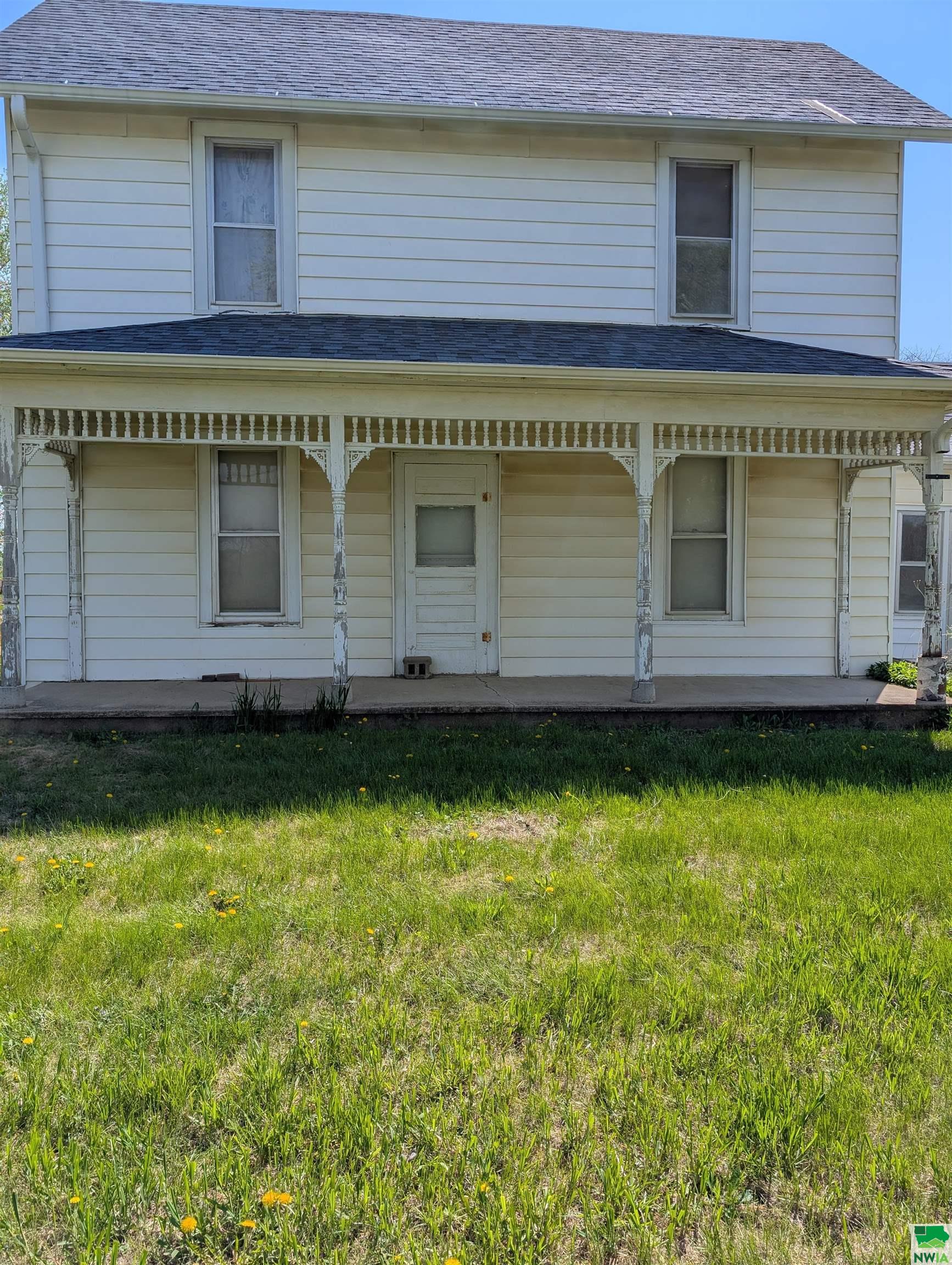 1322 Humbolt Ave, Moville, IA 51039 