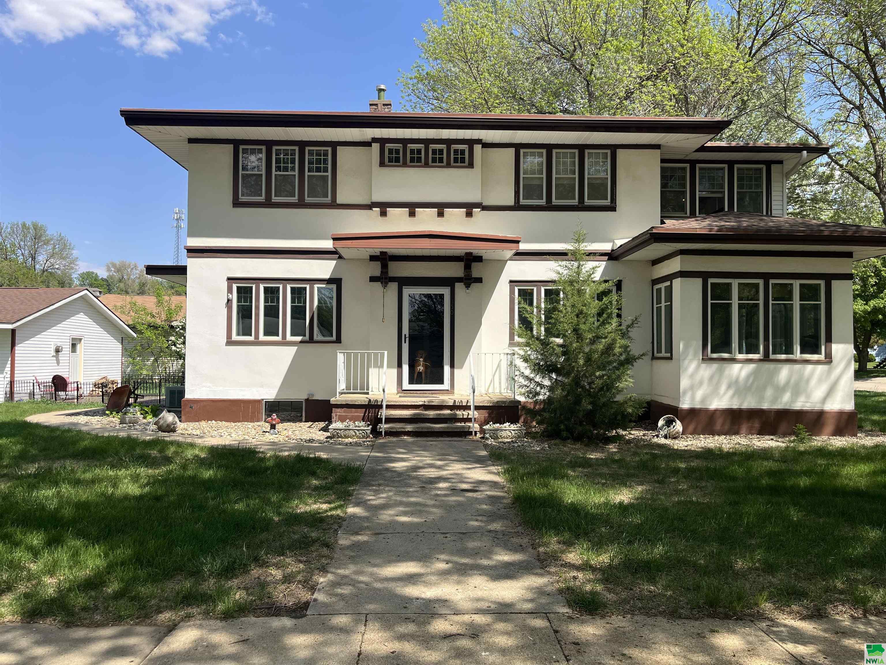 350 6th Street S, Akron, IA 51001 