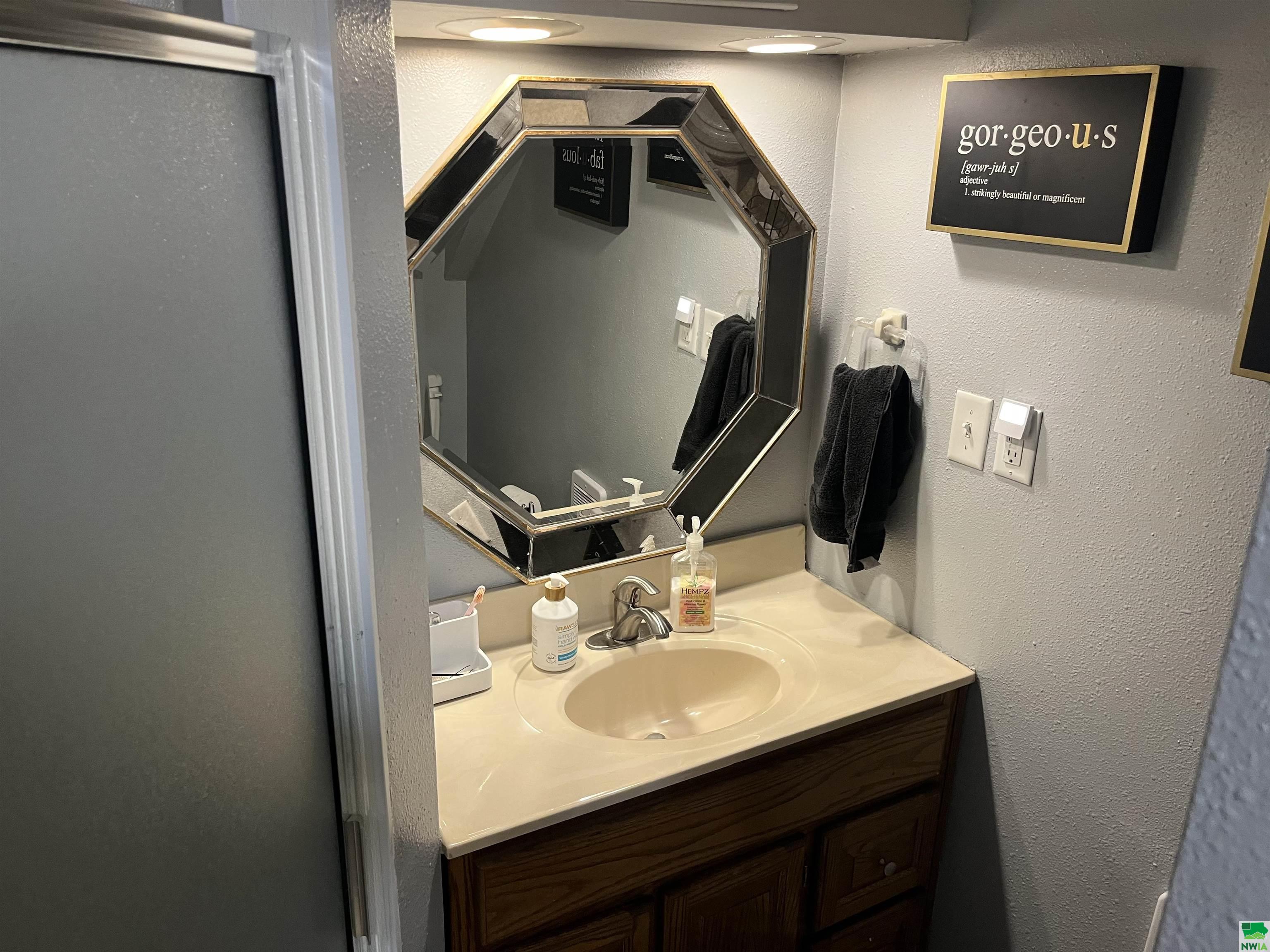 MLS #828672