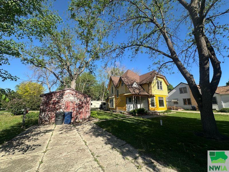 223 Main Street N, Paullina, IA 51046 