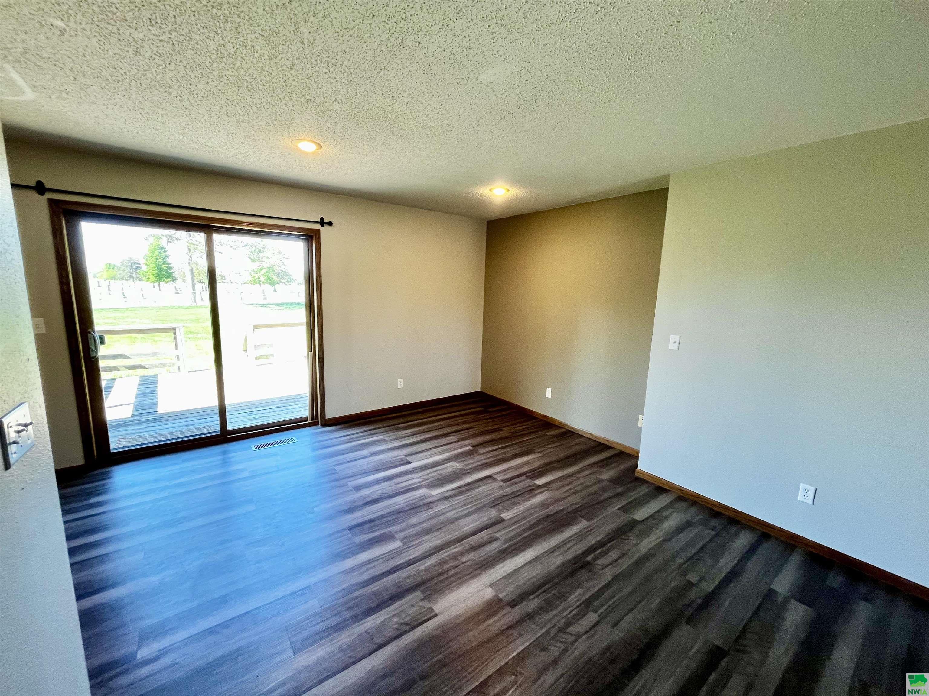 MLS #828689