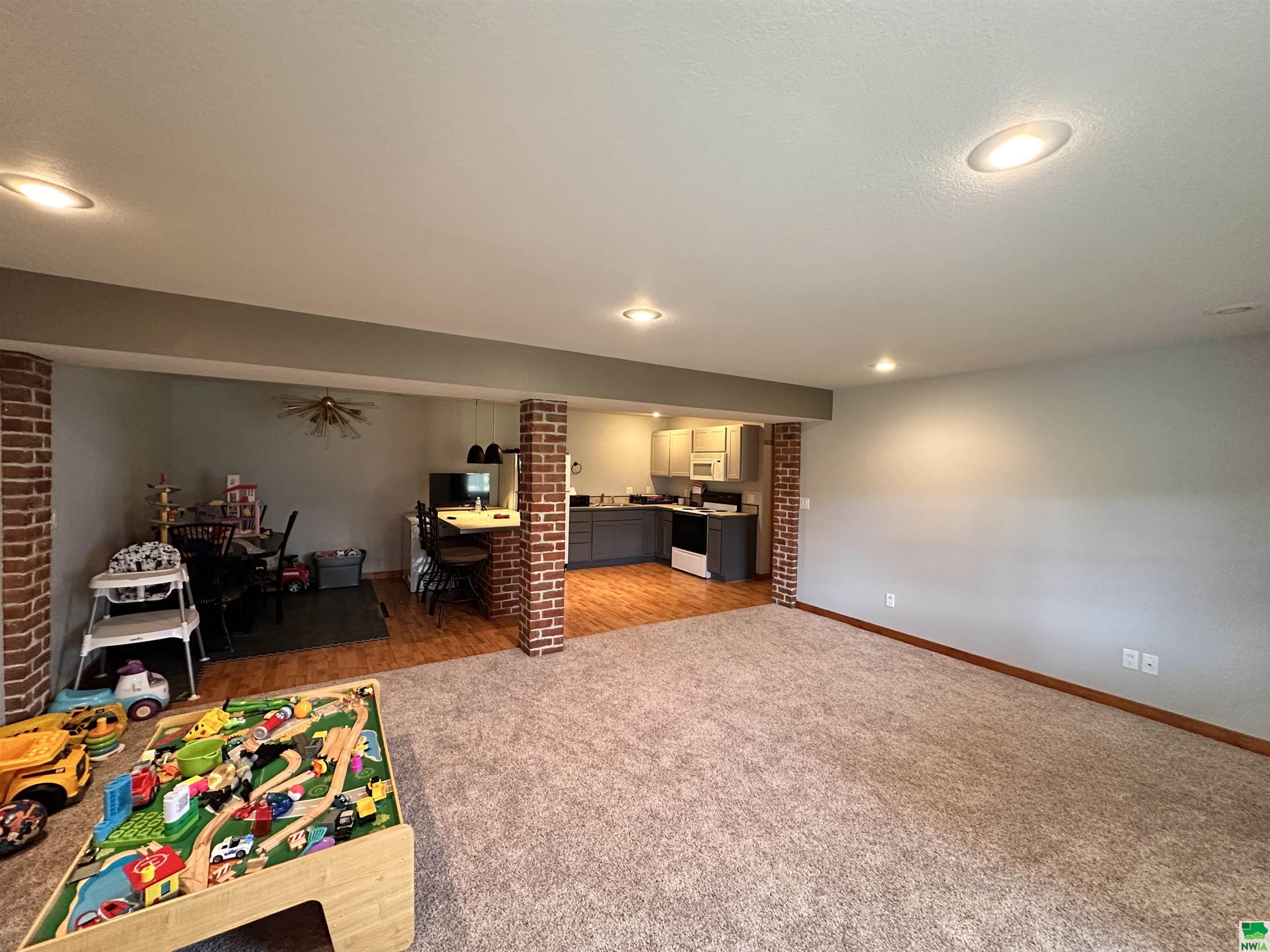 MLS #828694