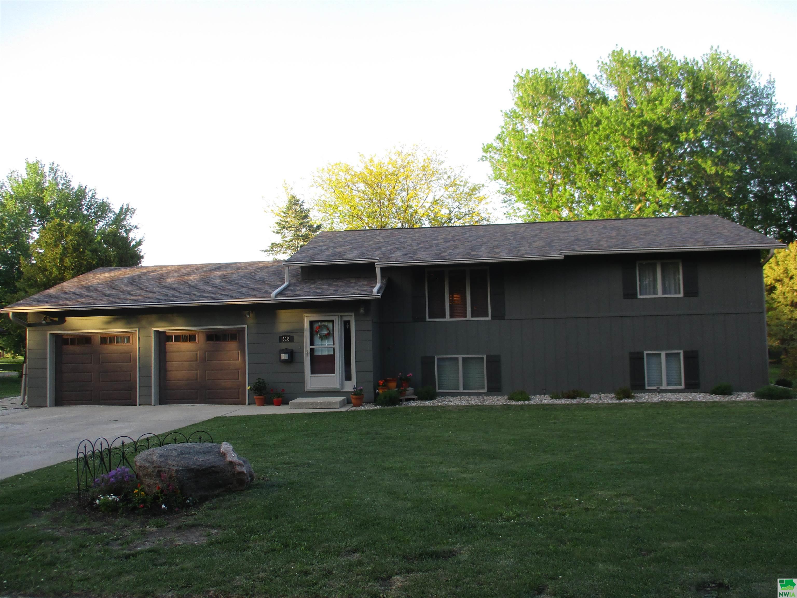 318 Oak, Laurens, IA 50554- 