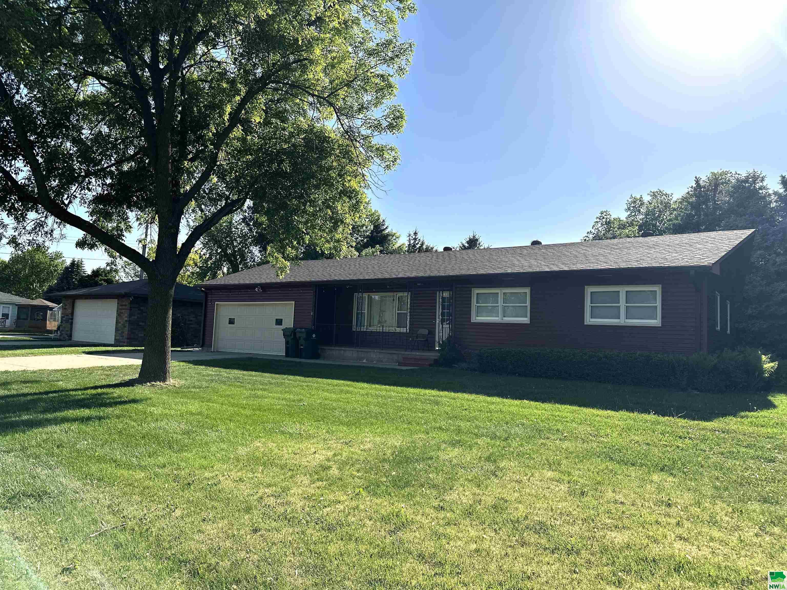401 17th S, Dakota City, NE 68776 