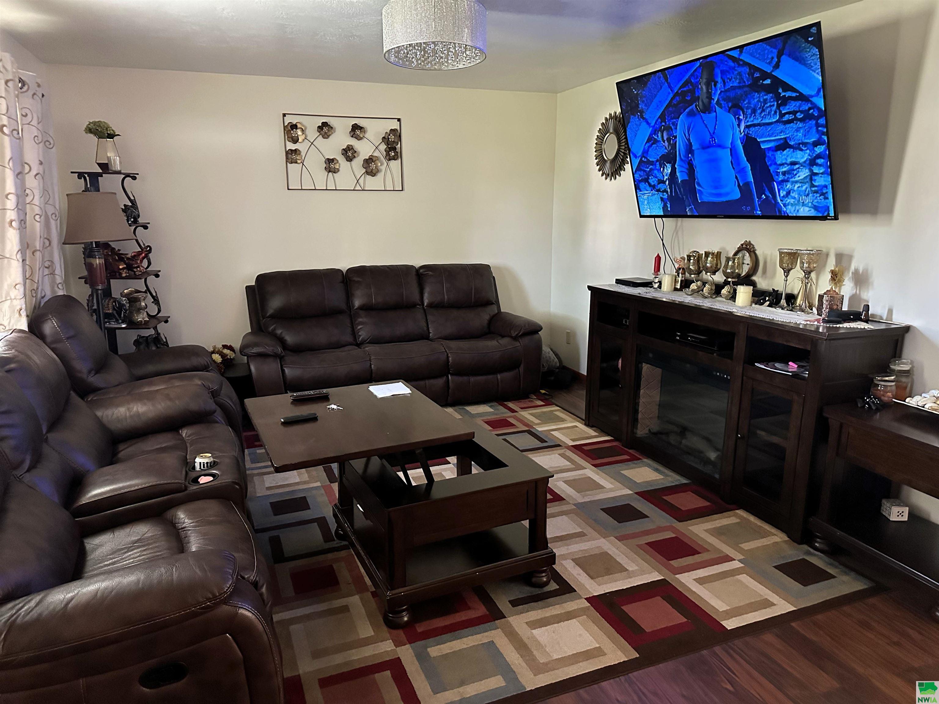 MLS #828700