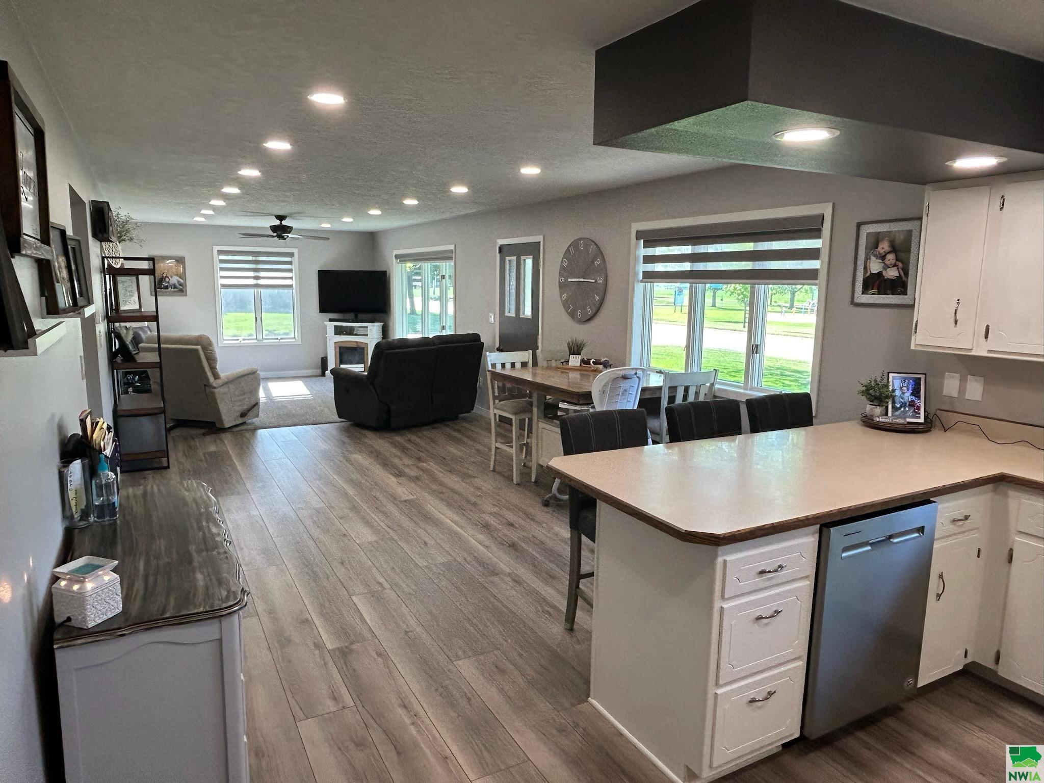 MLS #828703