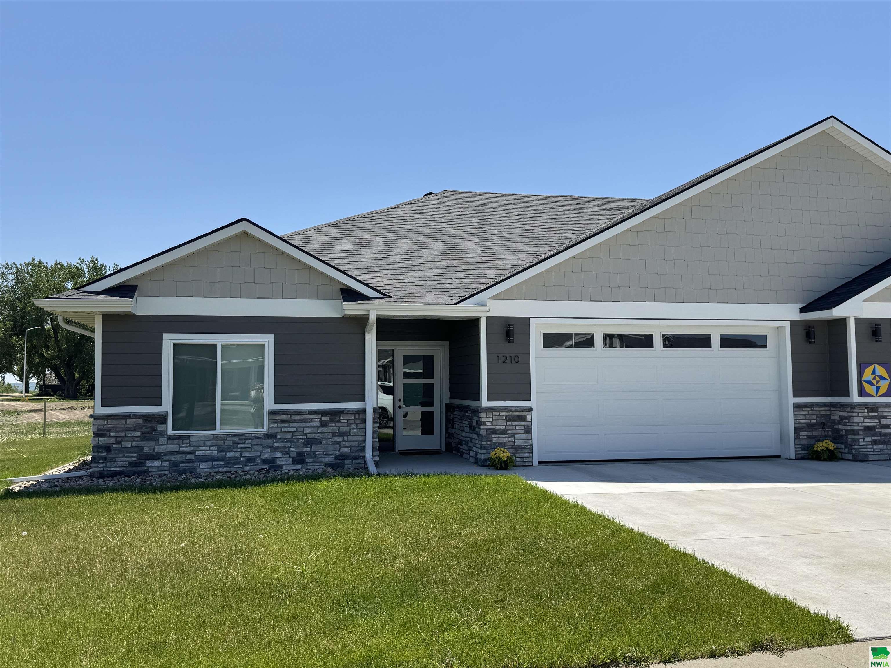 1210 Rockwell Trl., Vermillion, SD 57069 