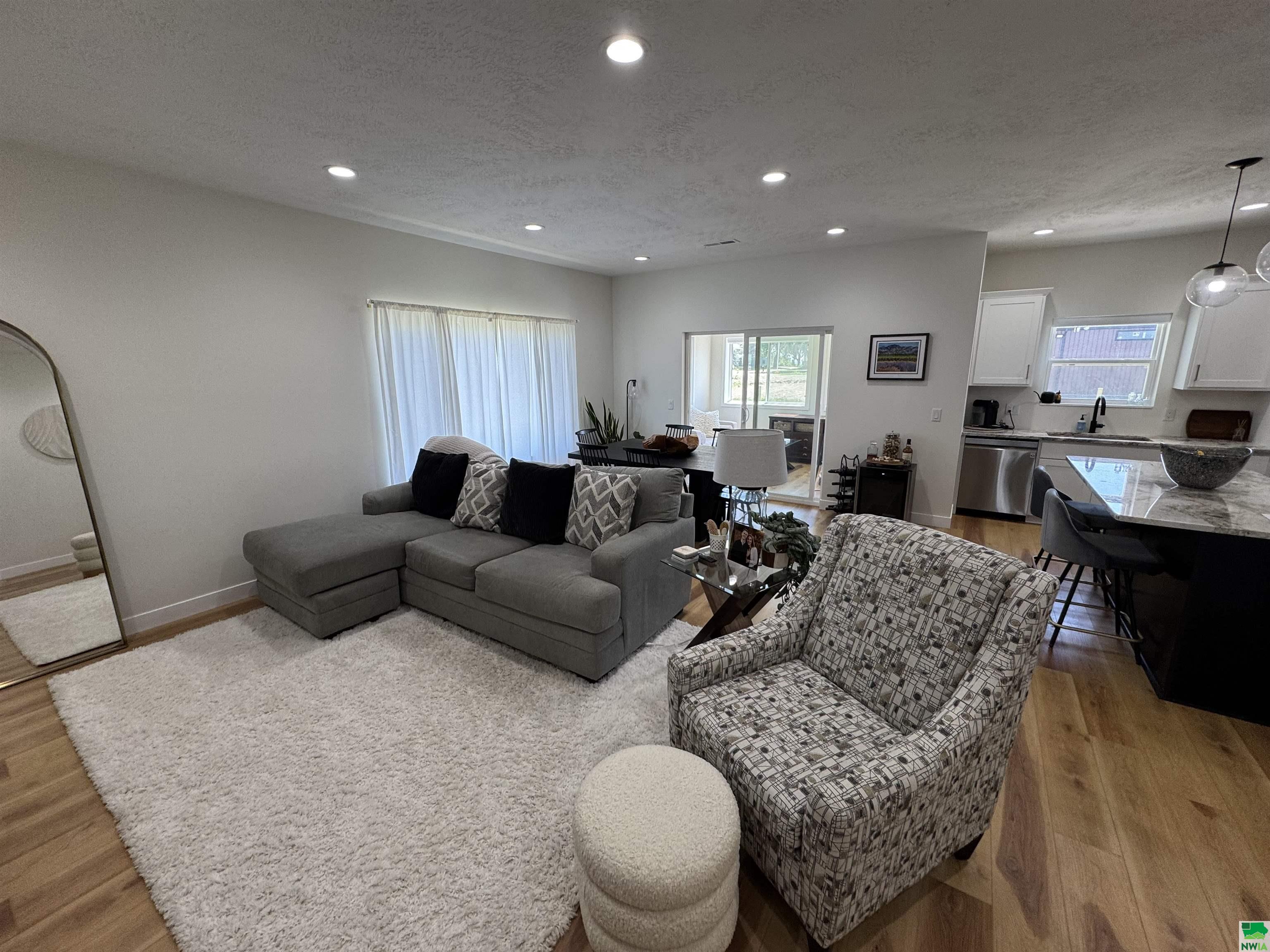 MLS #828705