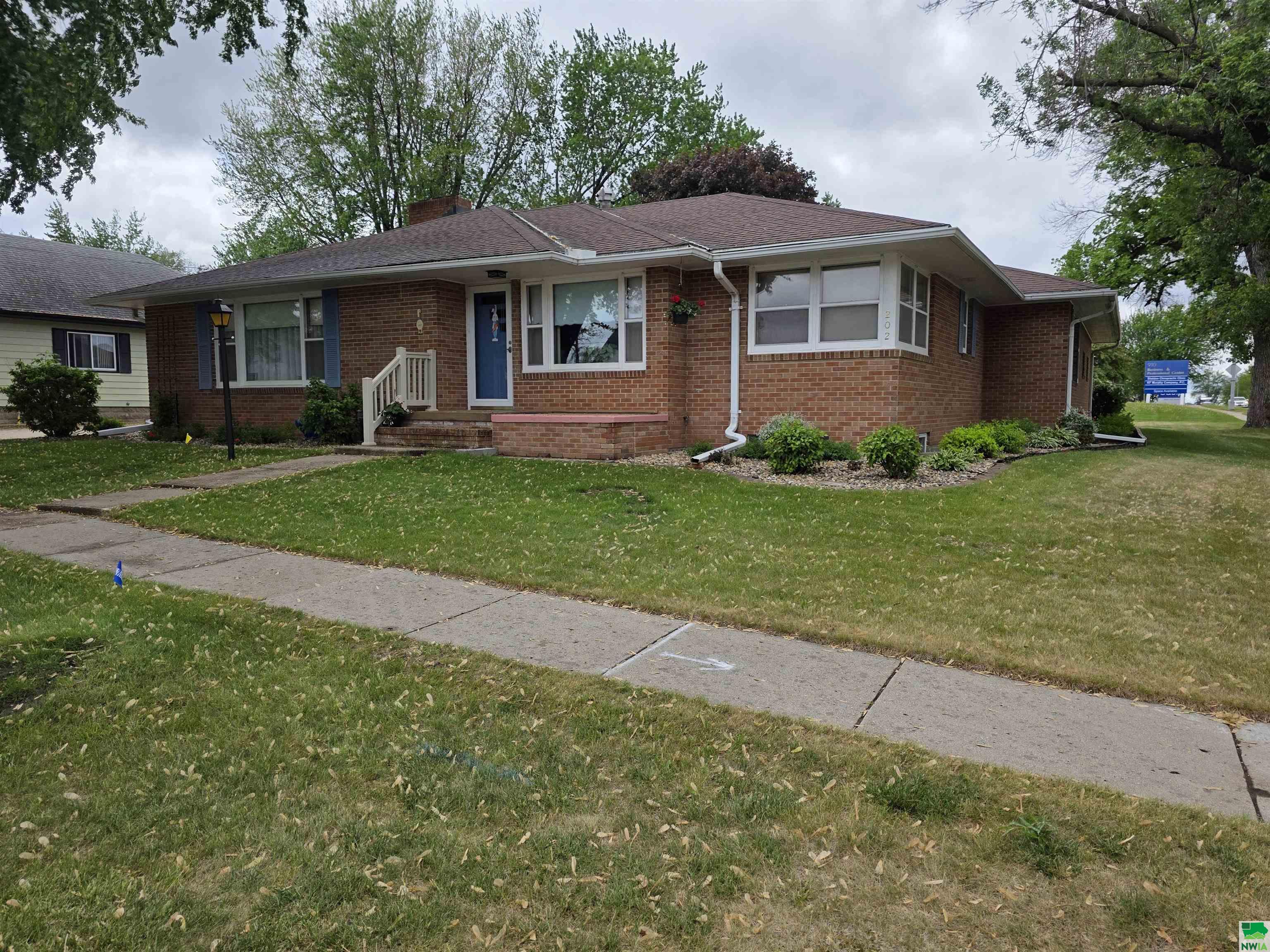 202 Washington Ave, Sheldon, IA 51201 