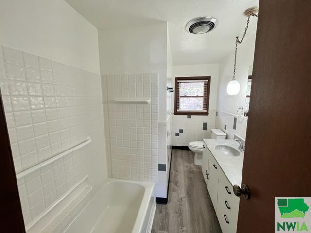 MLS #828719