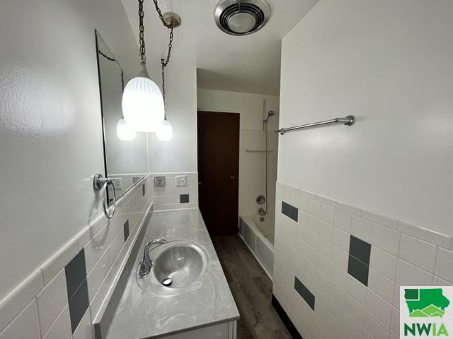 MLS #828719