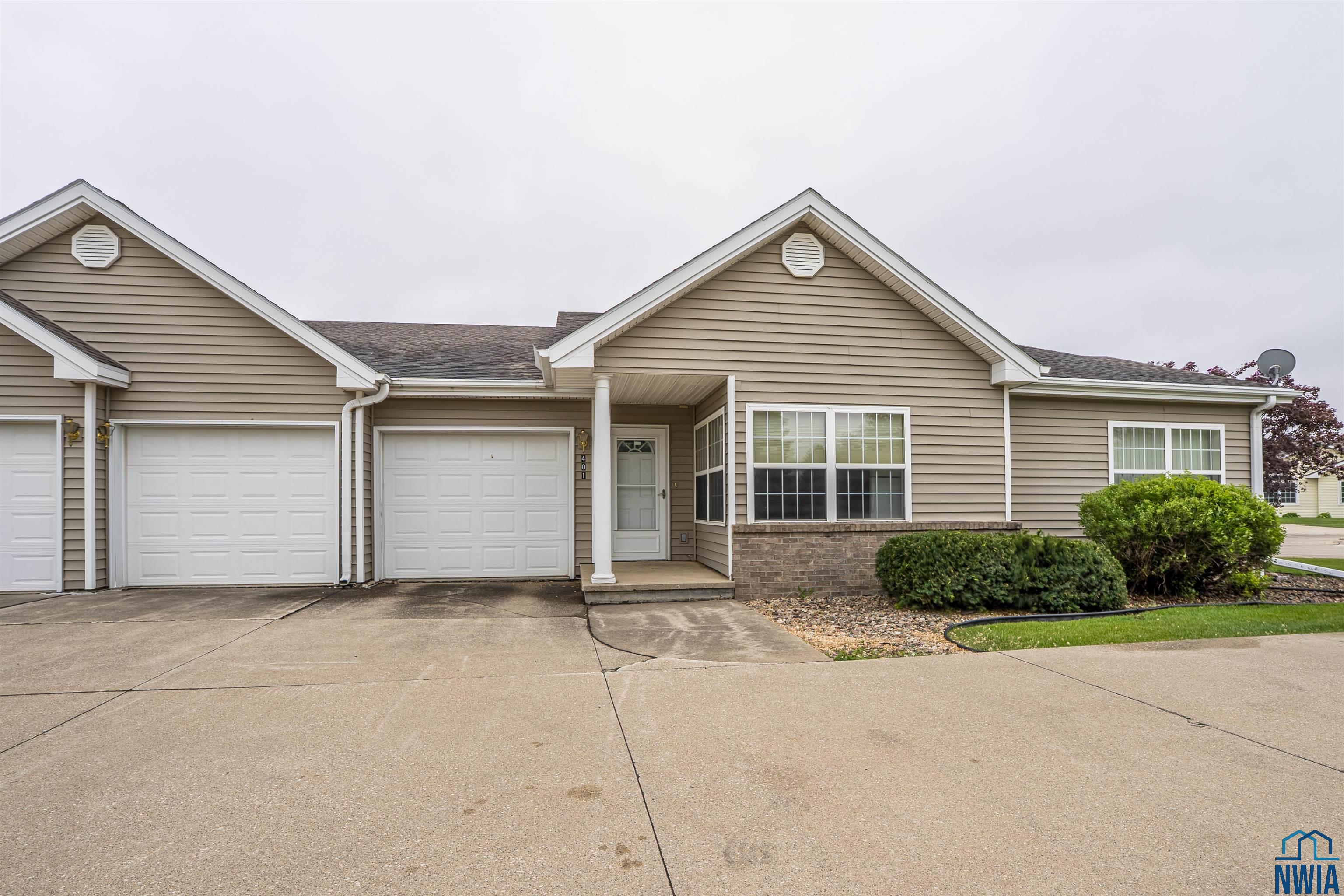 790 Cedar View Dr #401, LeMars, IA 51031 