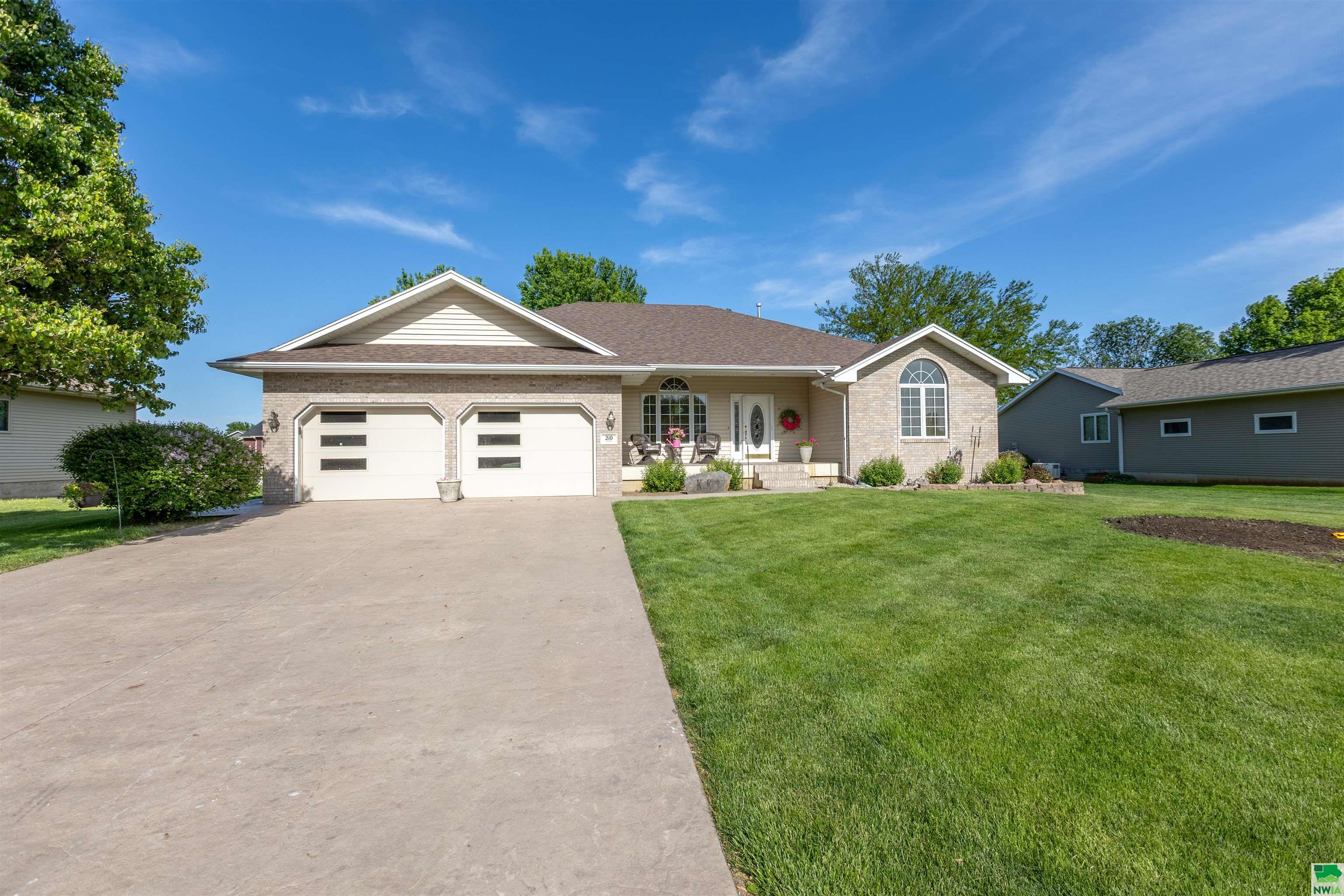 210 Buckley, Sloan, IA 51055 