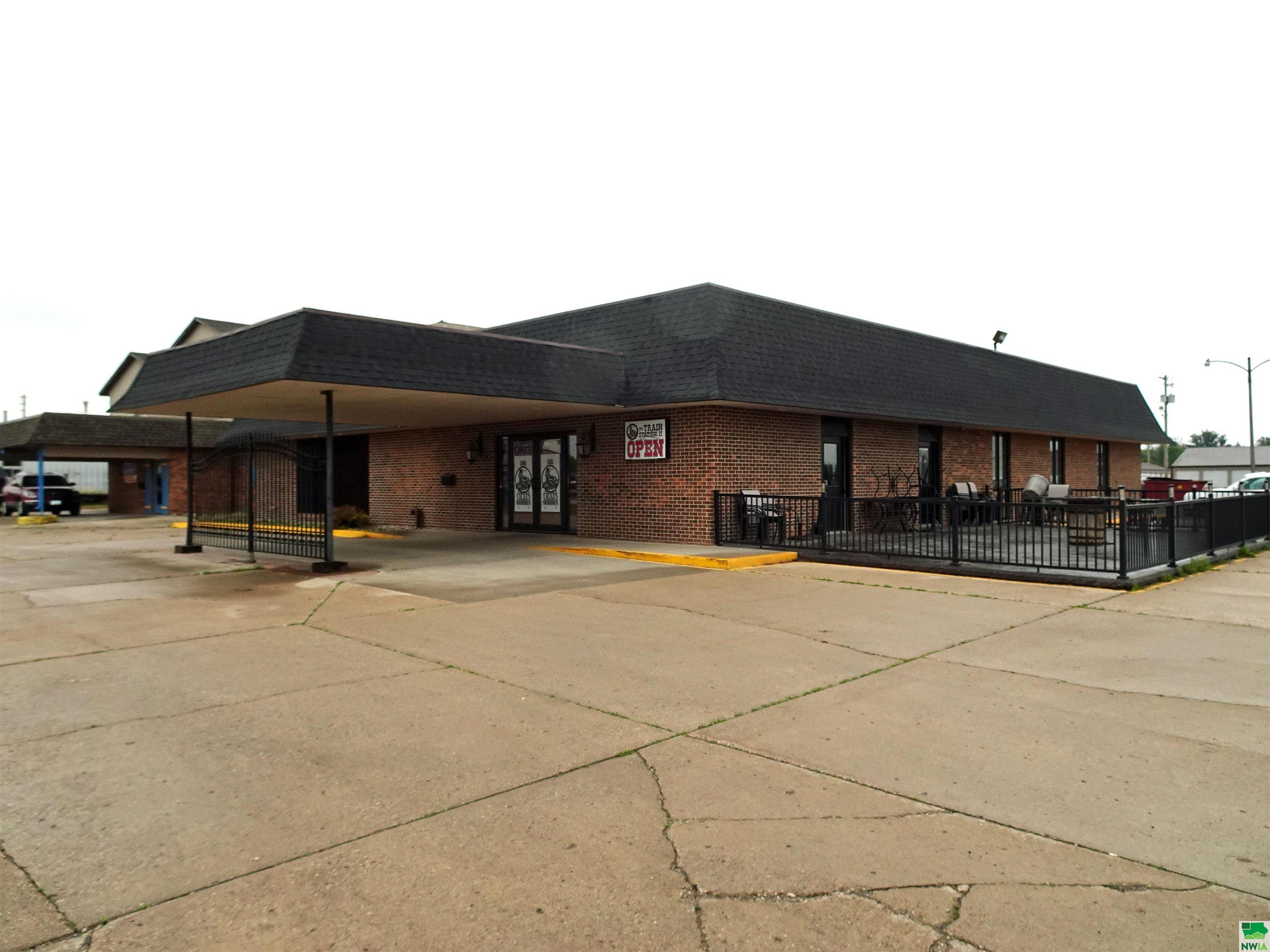 1113 2nd Avenue S, Sheldon, IA 51201- 