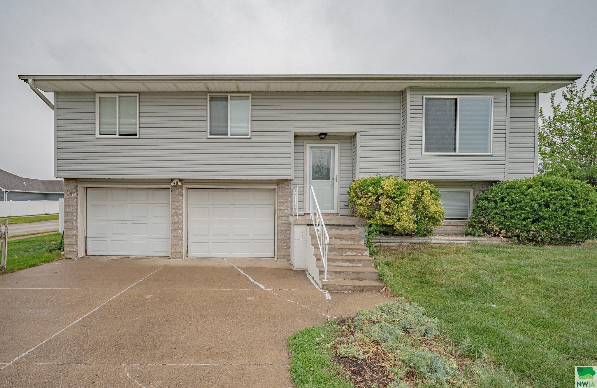 3700 Oak Street, South Sioux City, NE 68776 