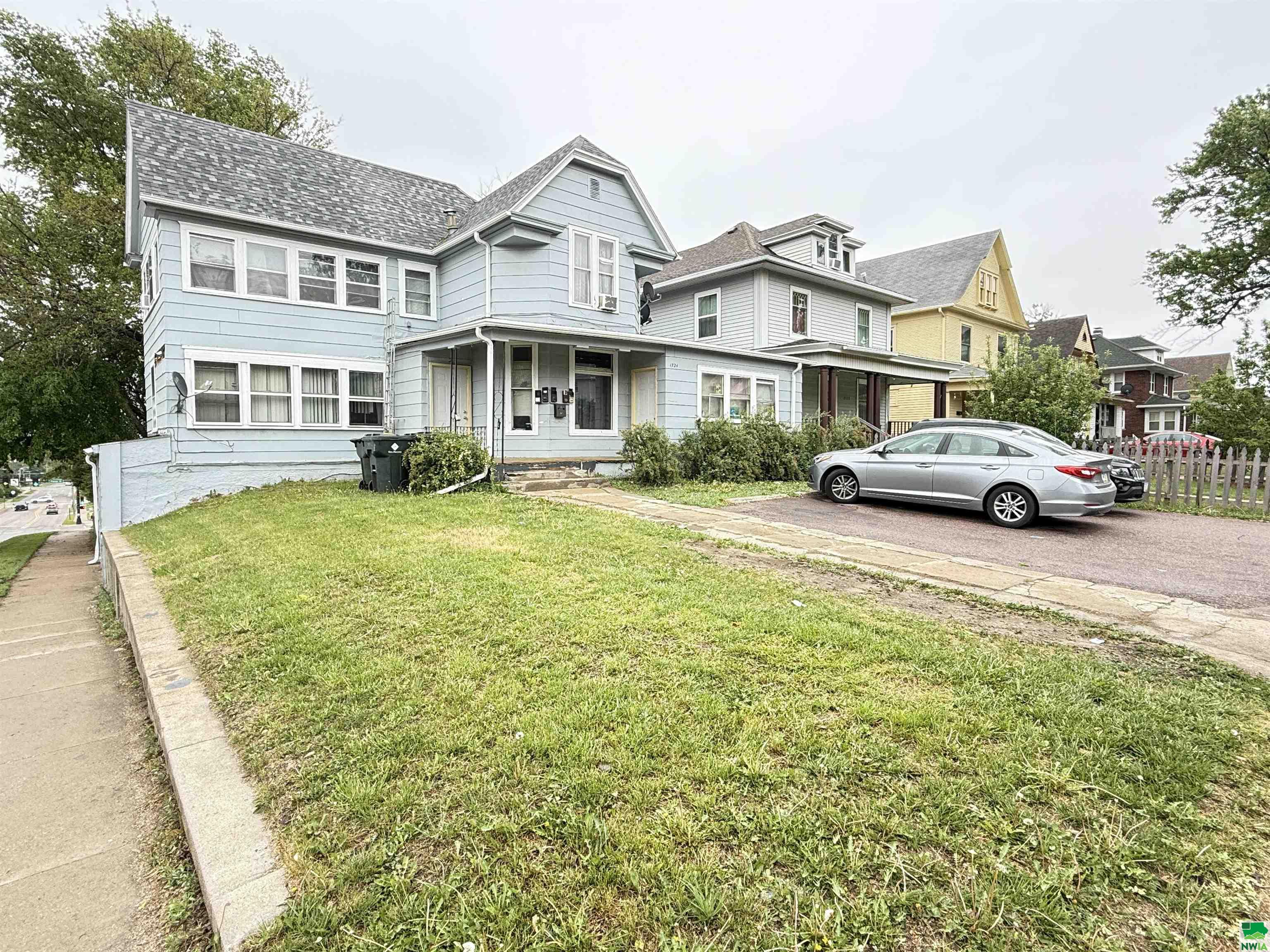 1724 DOUGLAS ST, Sioux City, IA 51105 