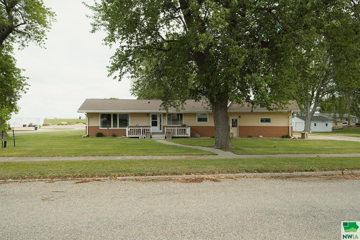701 Pleasant Street, Boyden, IA 51234 