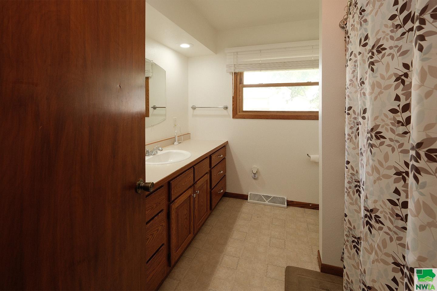 MLS #828785