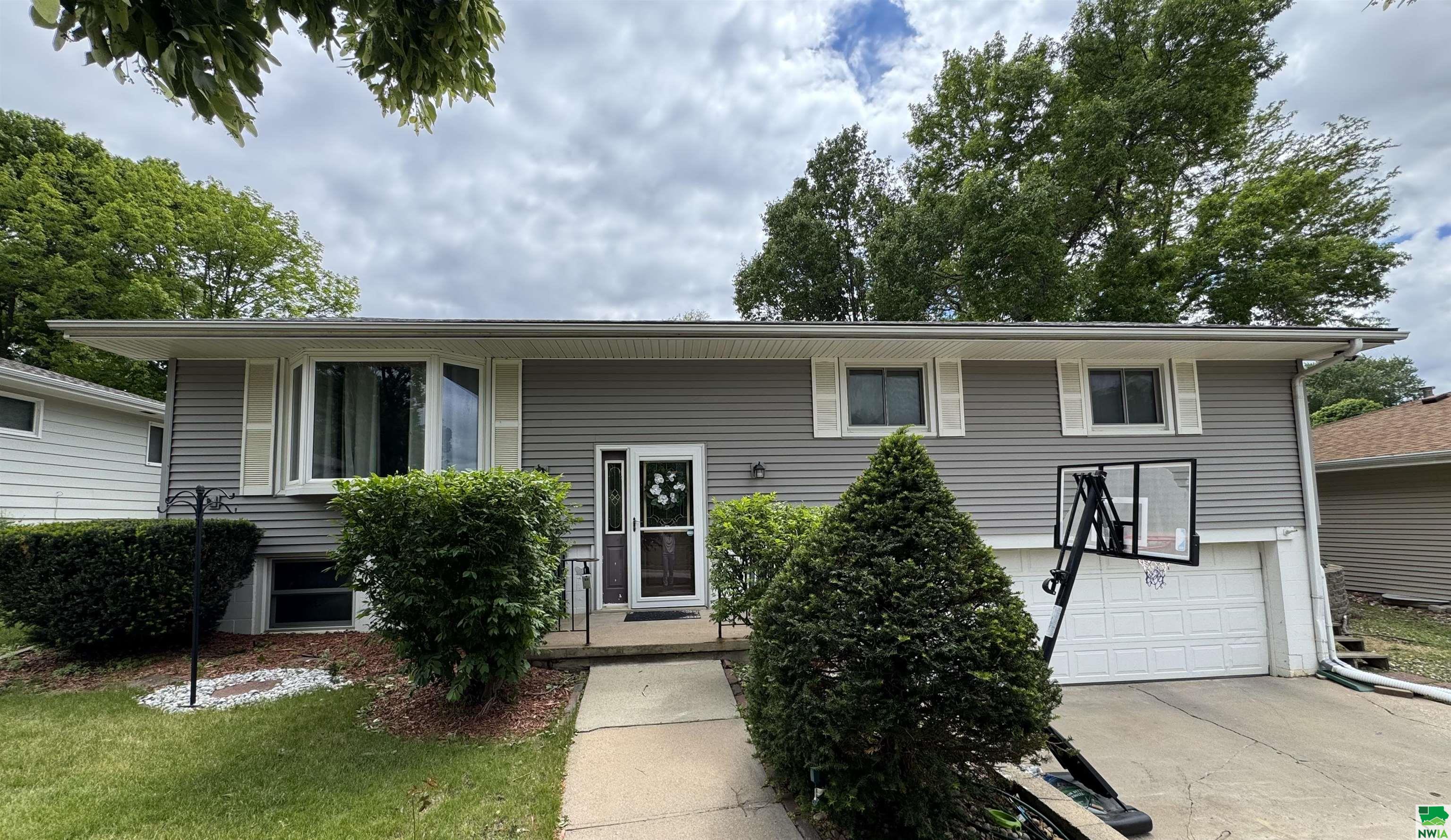 4600 Lincoln Way, Sioux City, IA 51106 