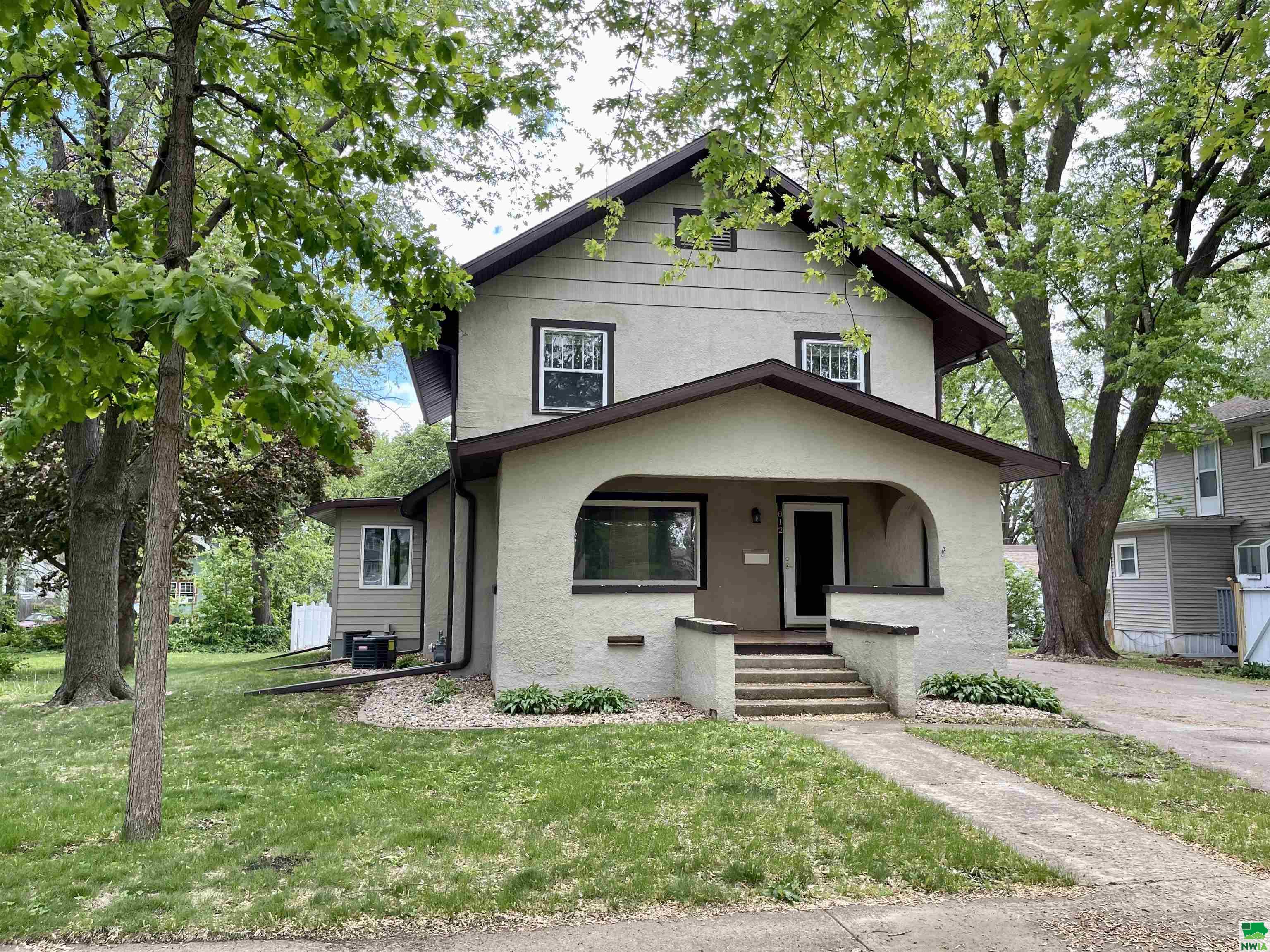 812 6th St W, Storm Lake, IA 50588 