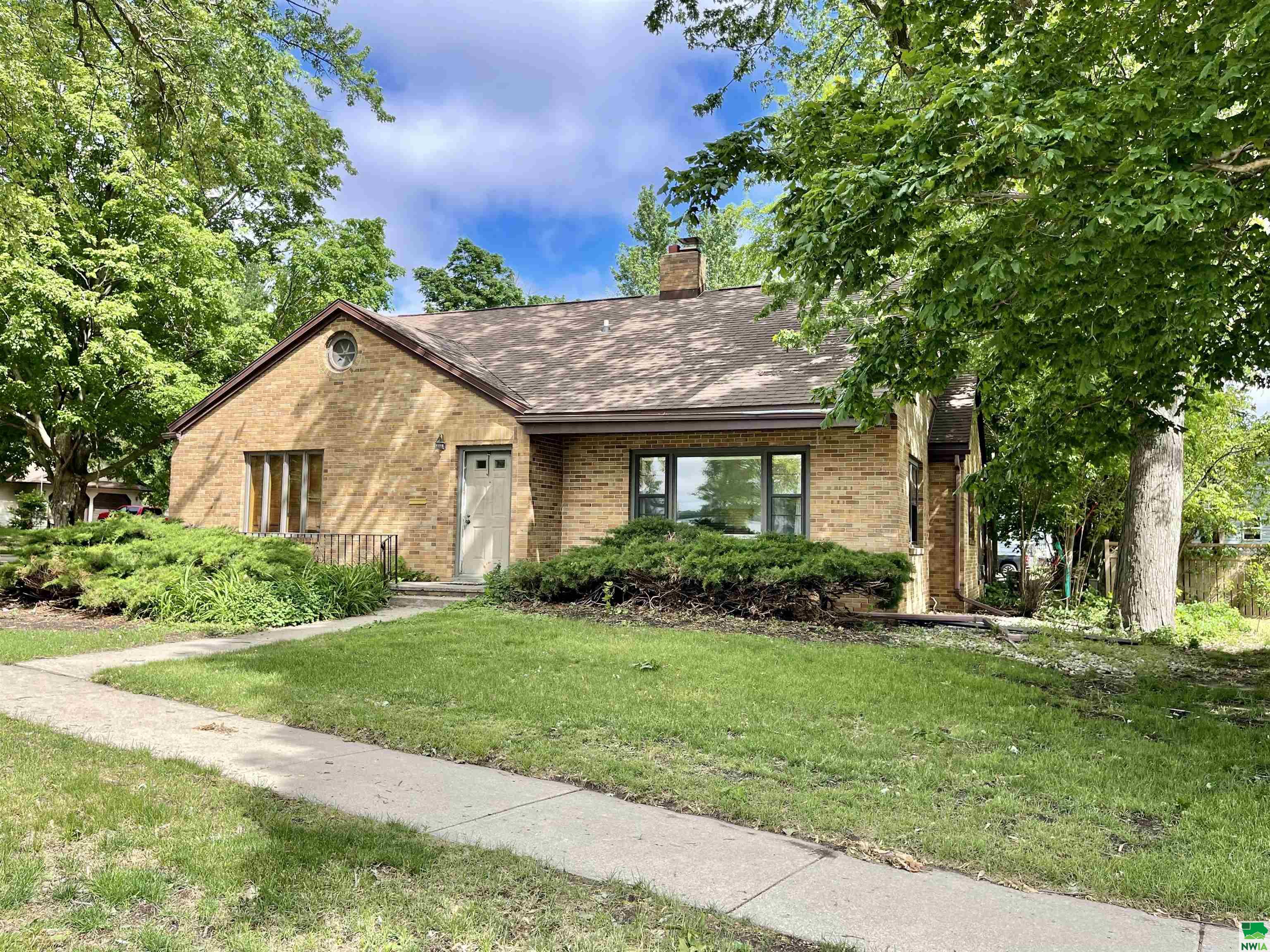 701 Lakeshore Drive E, Storm Lake, IA 50588 