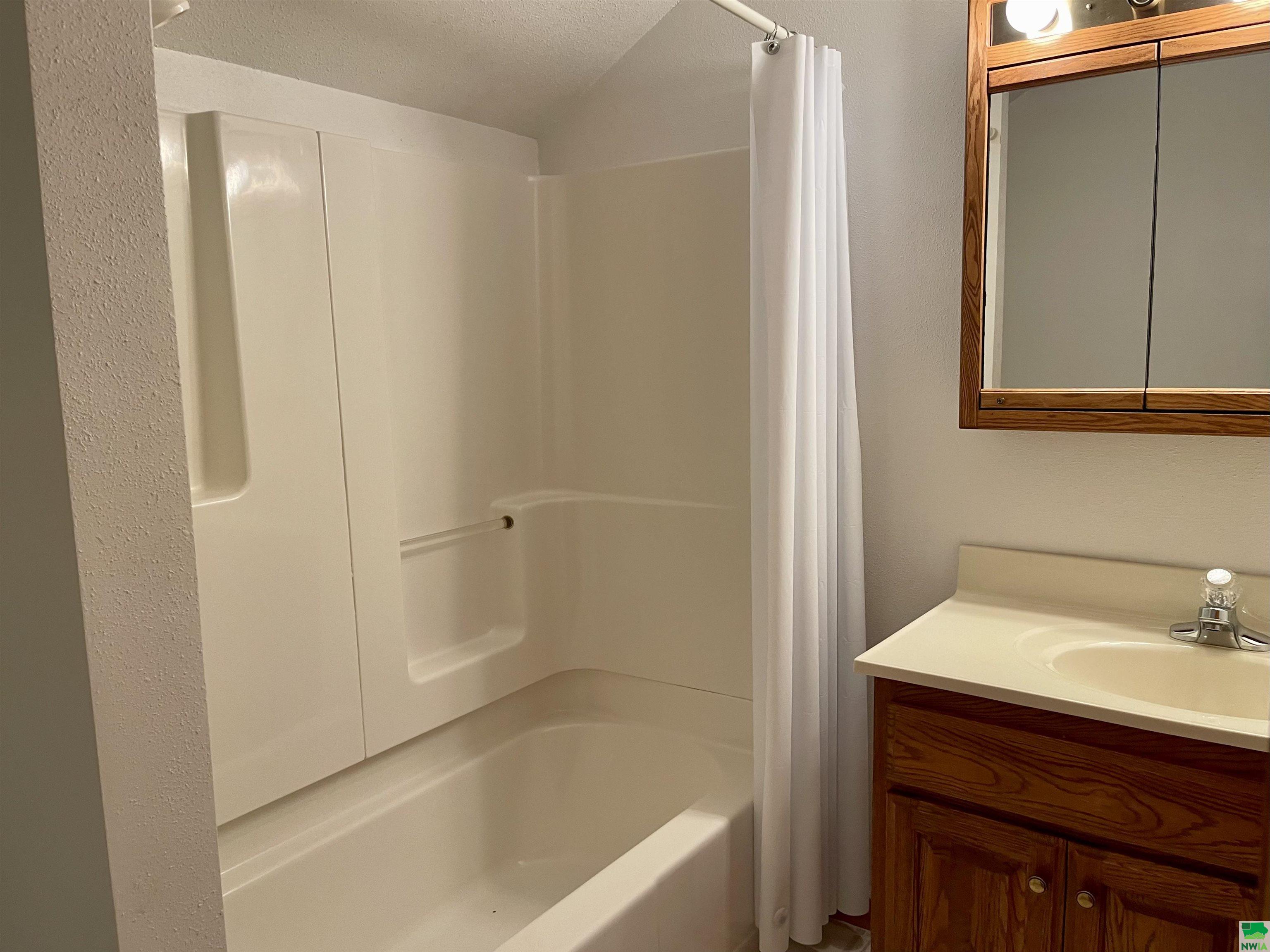 MLS #828806