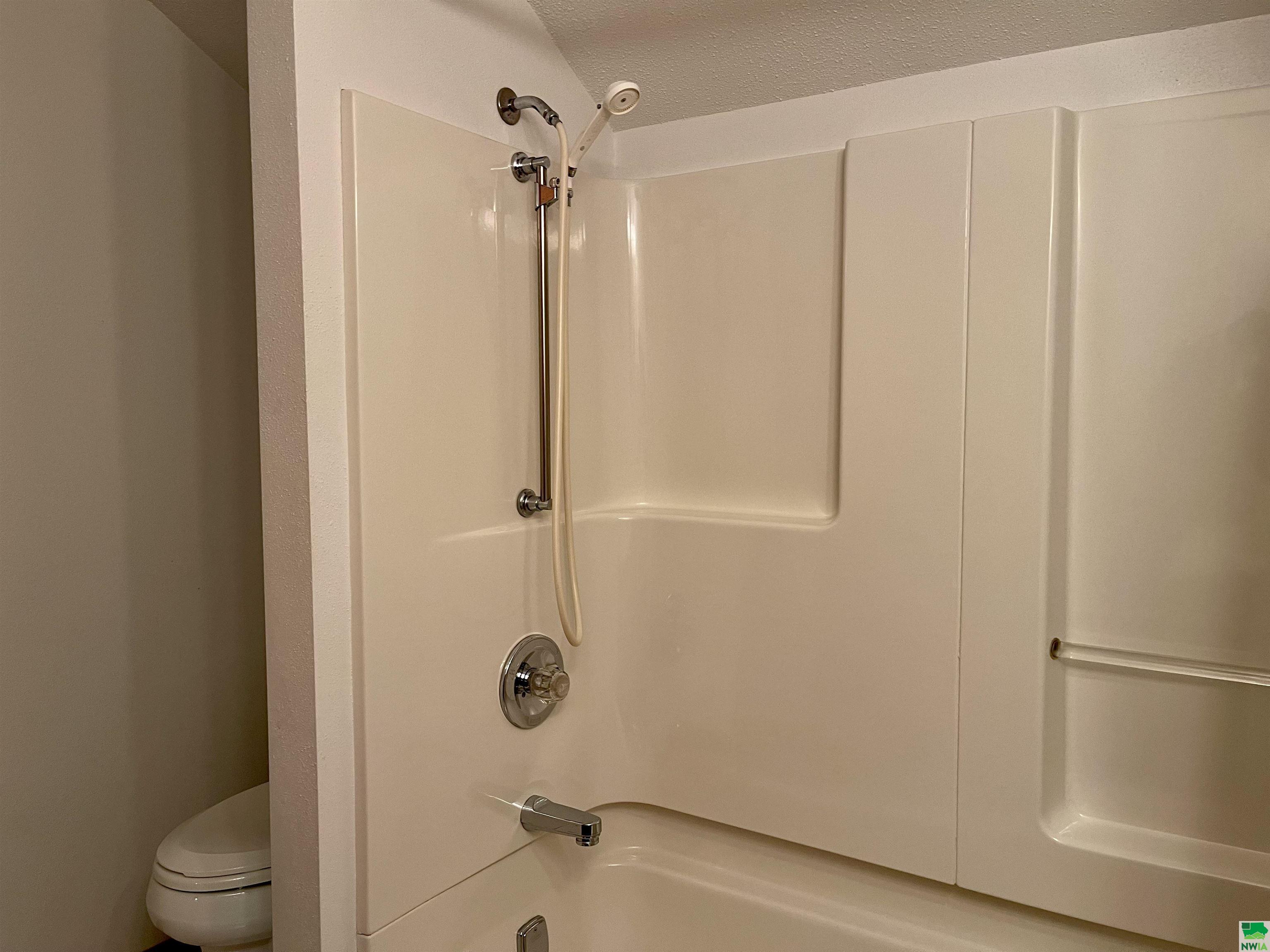 MLS #828806