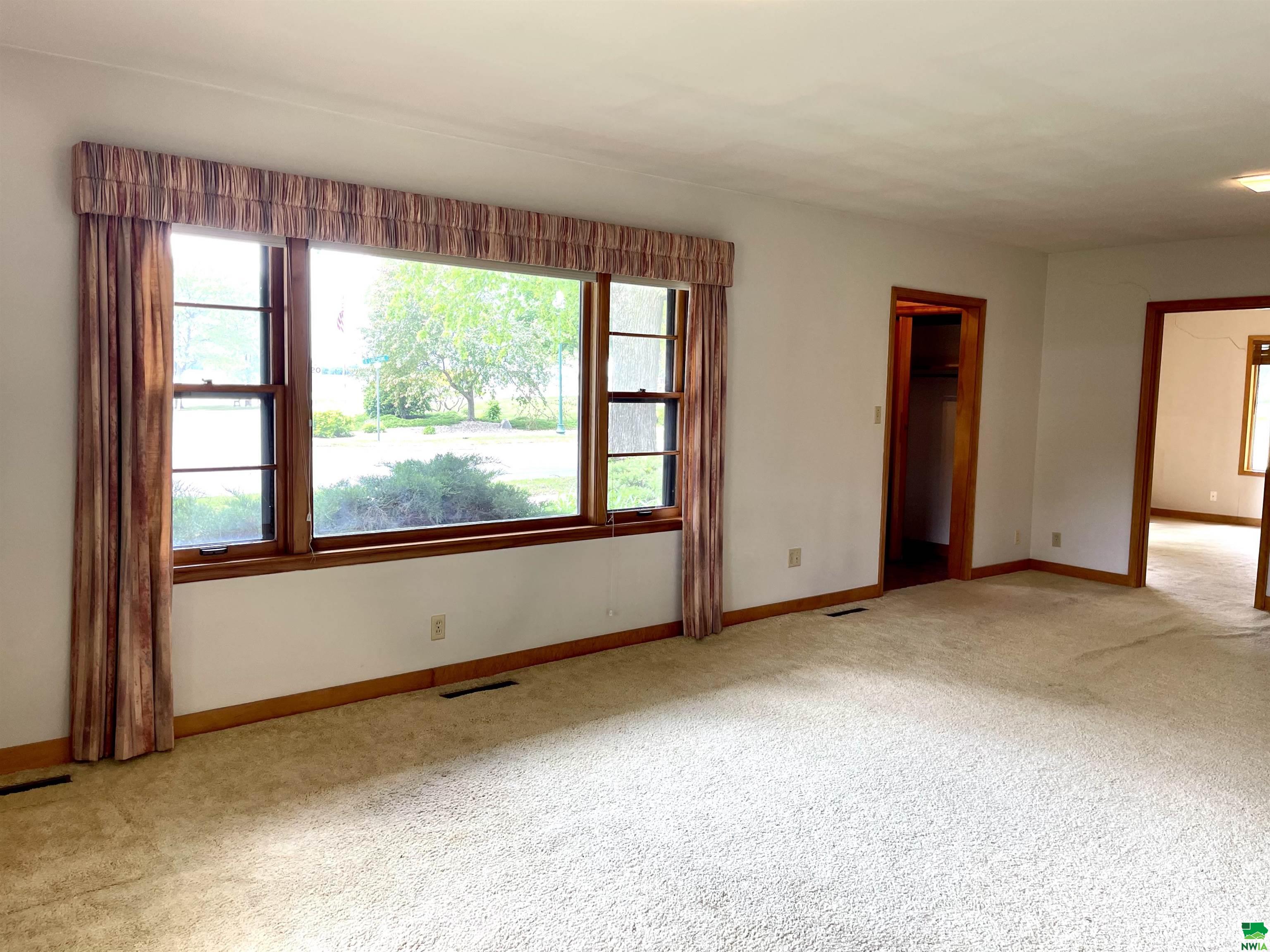 MLS #828806