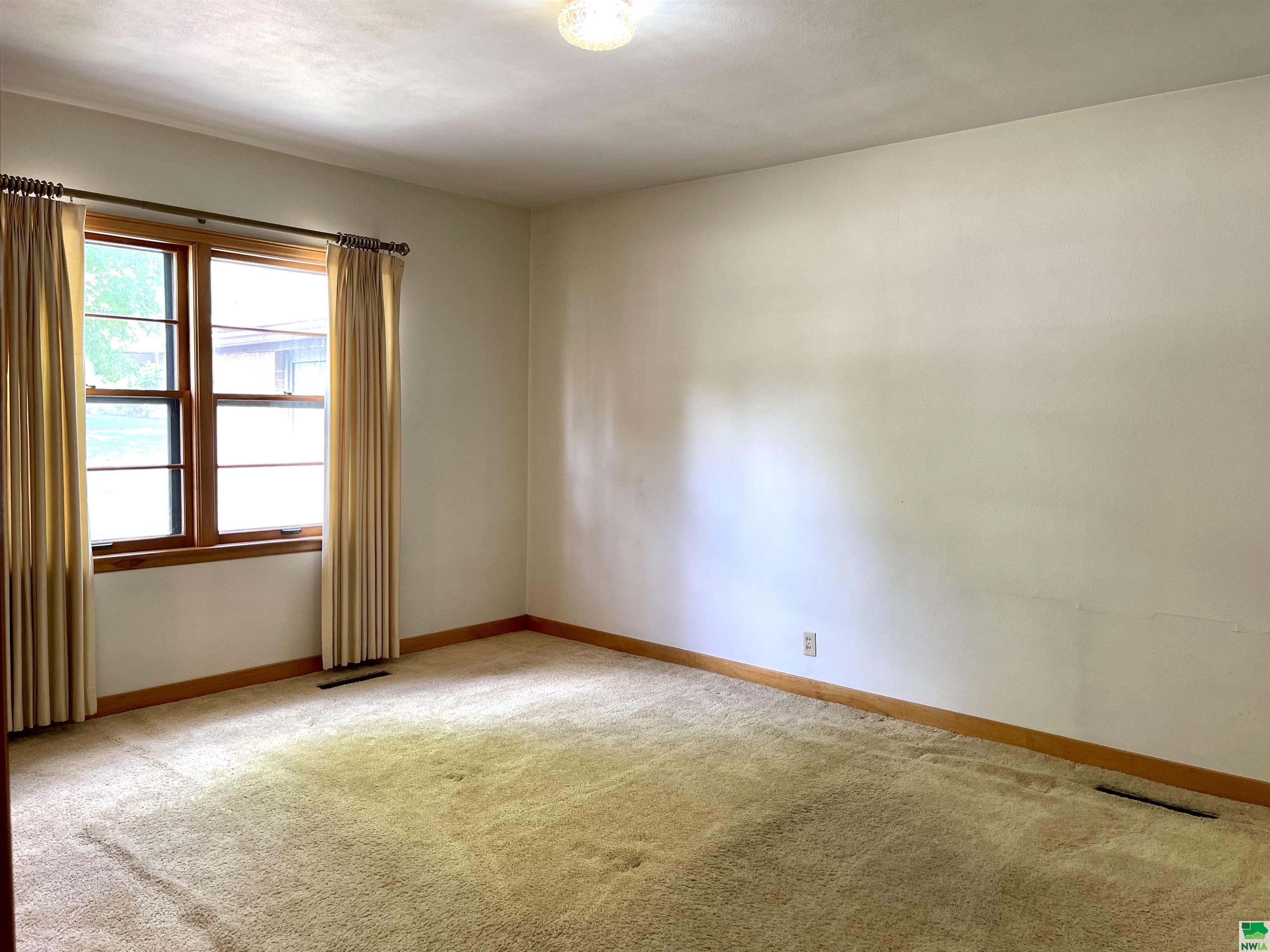 MLS #828806