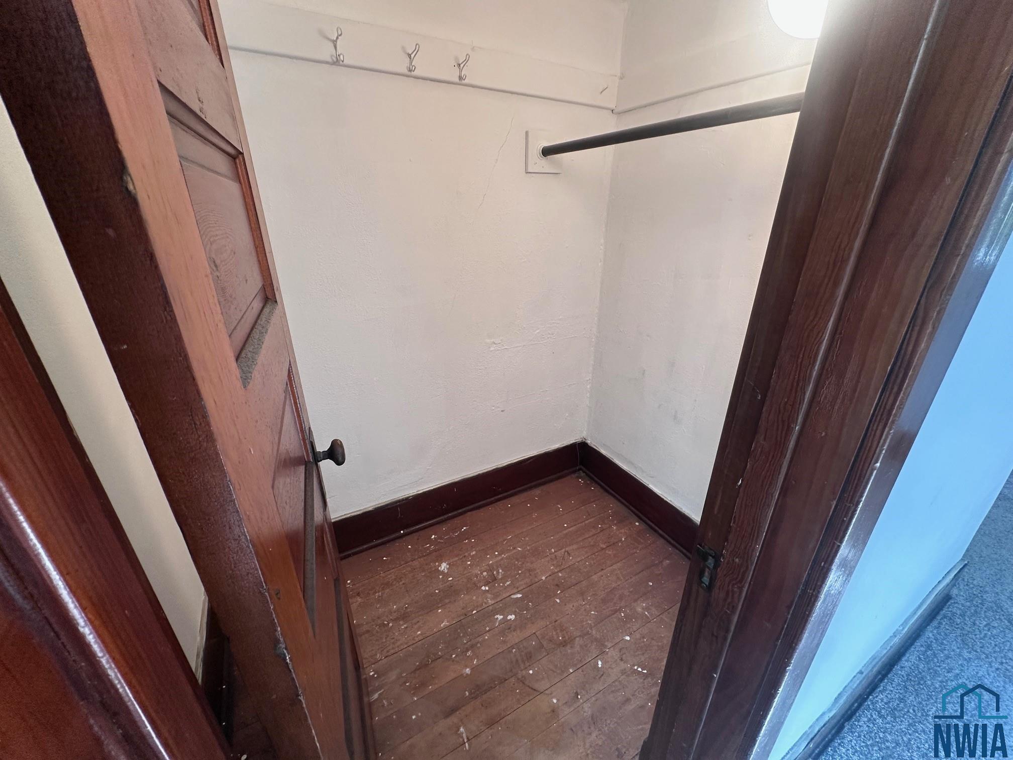 MLS #828807