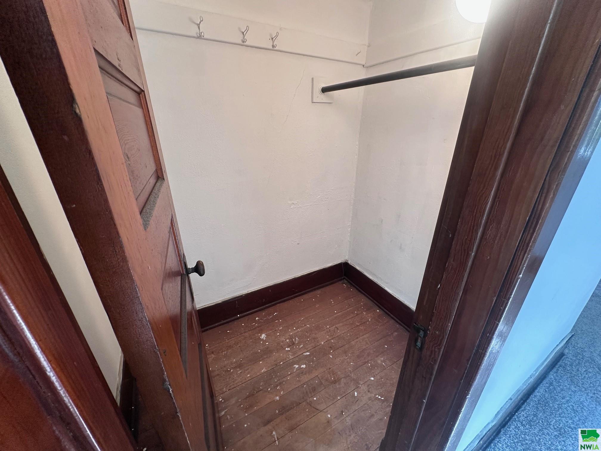 MLS #828807