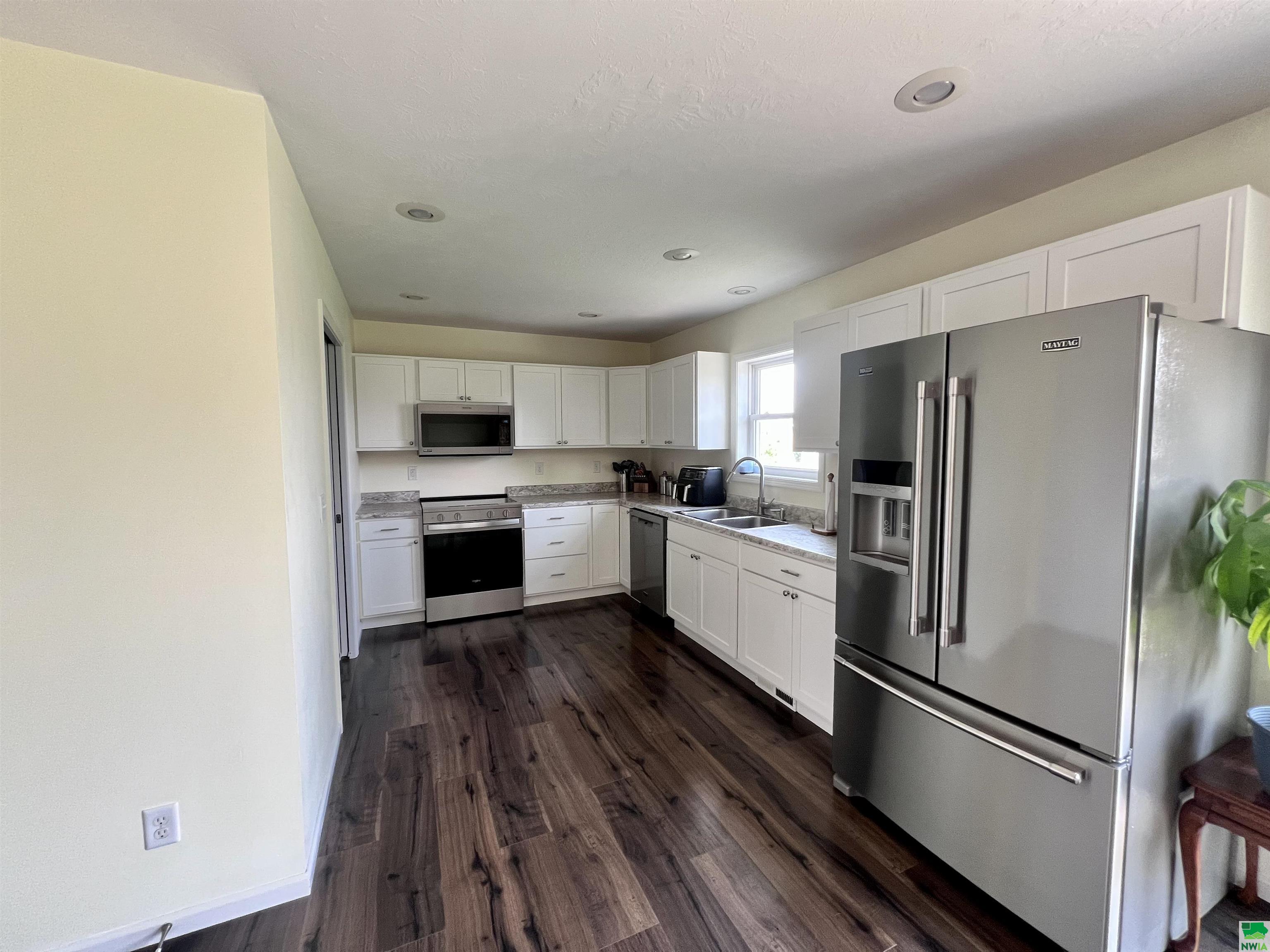 MLS #828812