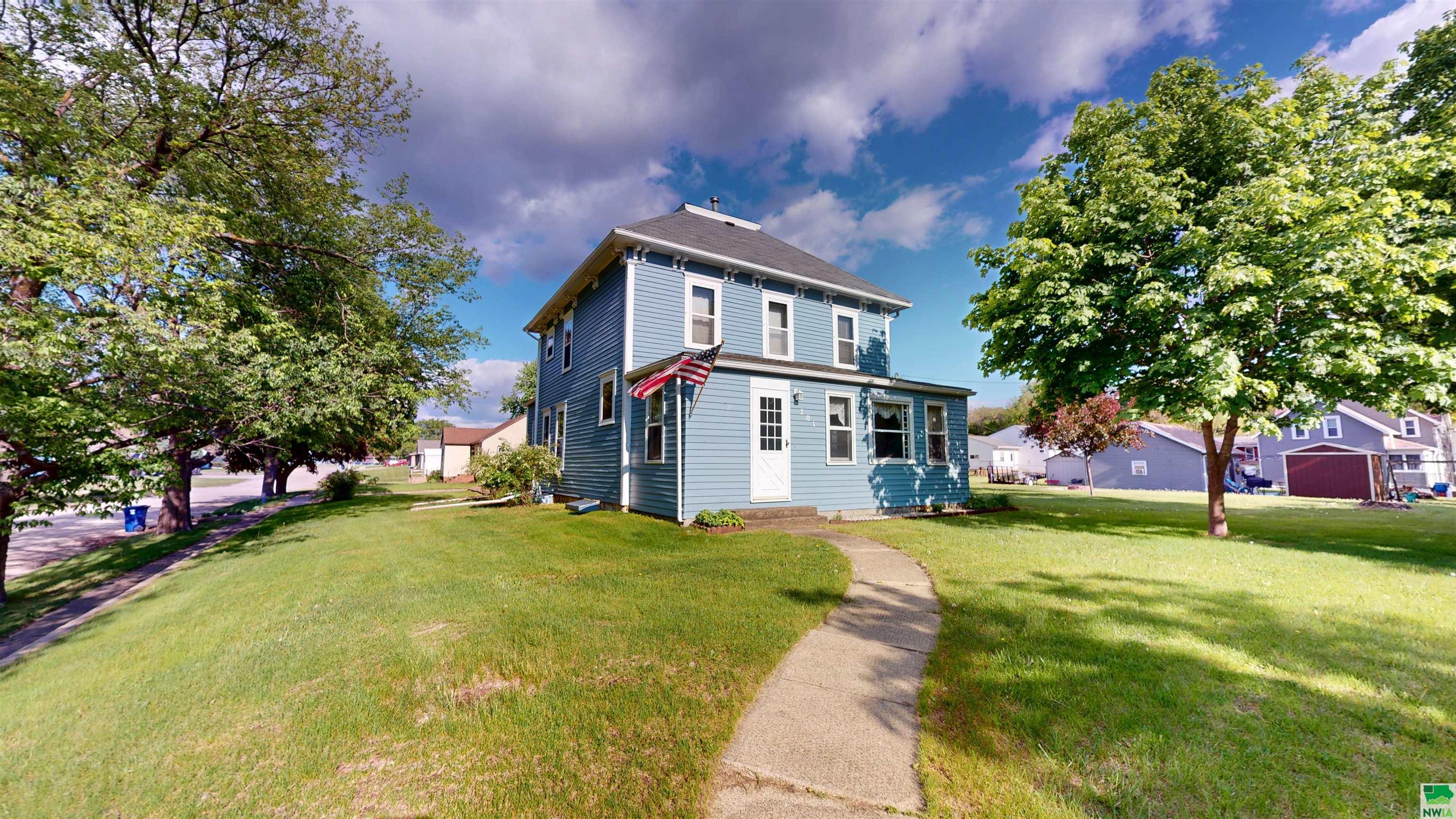 201 6TH ST, Sioux Rapids, IA 50585 