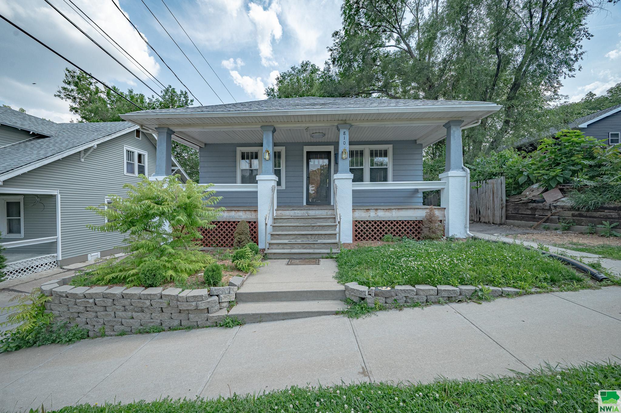 810 23RD ST, Sioux City, IA 51104 