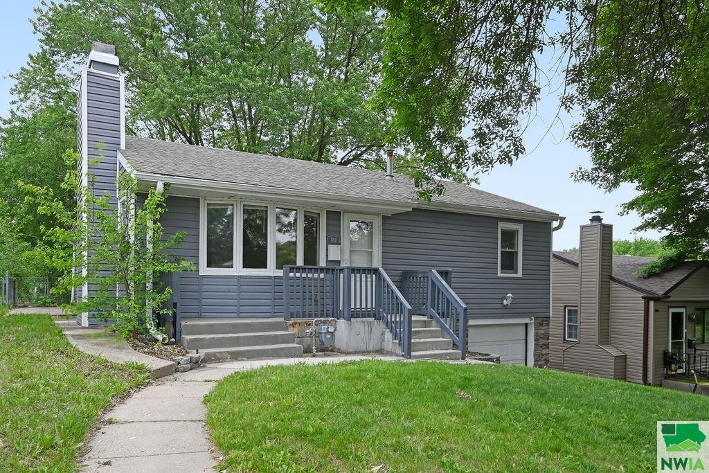 3012 CORNELIA ST S, Sioux City, IA 51106 