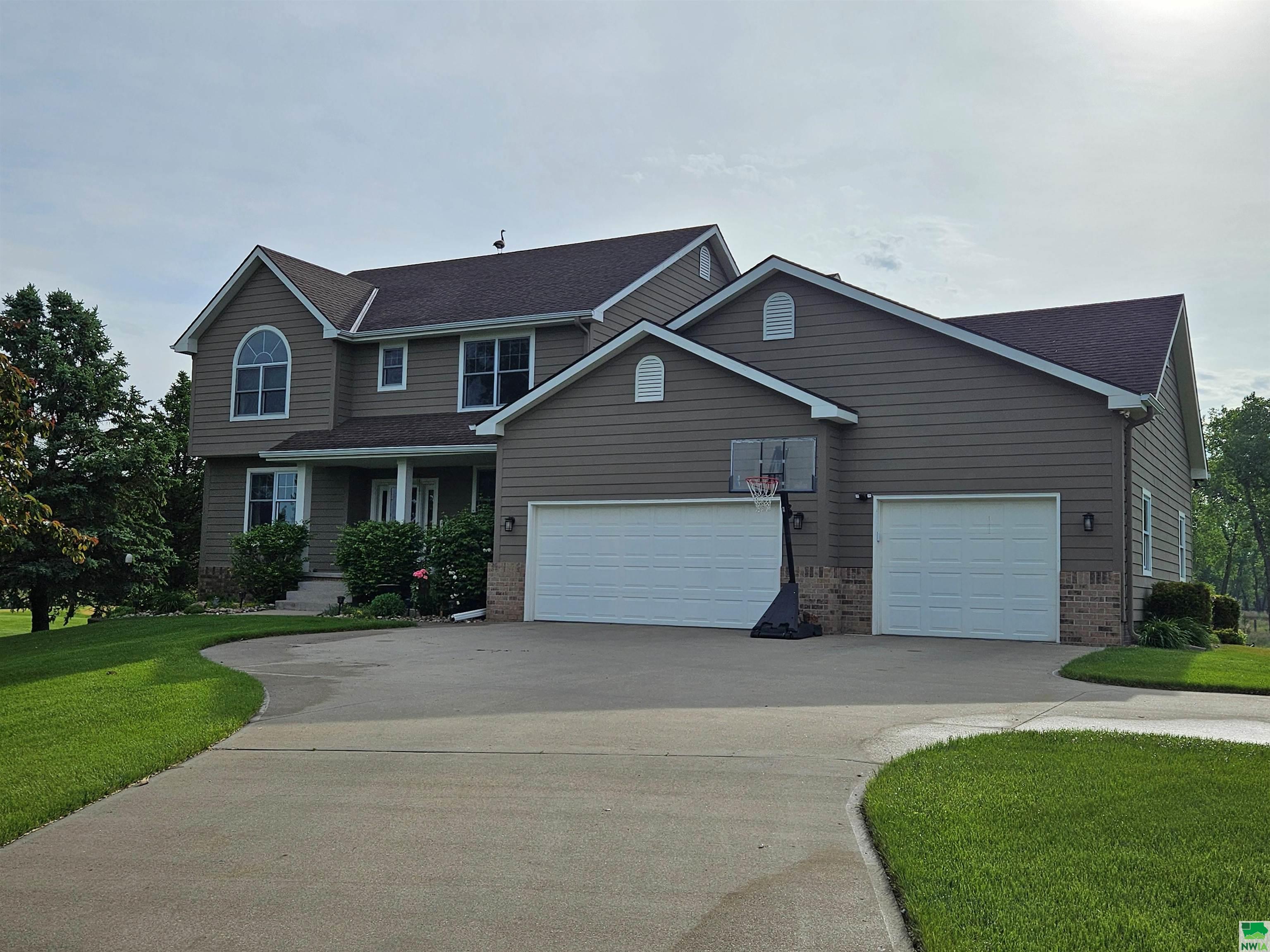 904 Wynstone Dr, Jefferson, SD 57038 