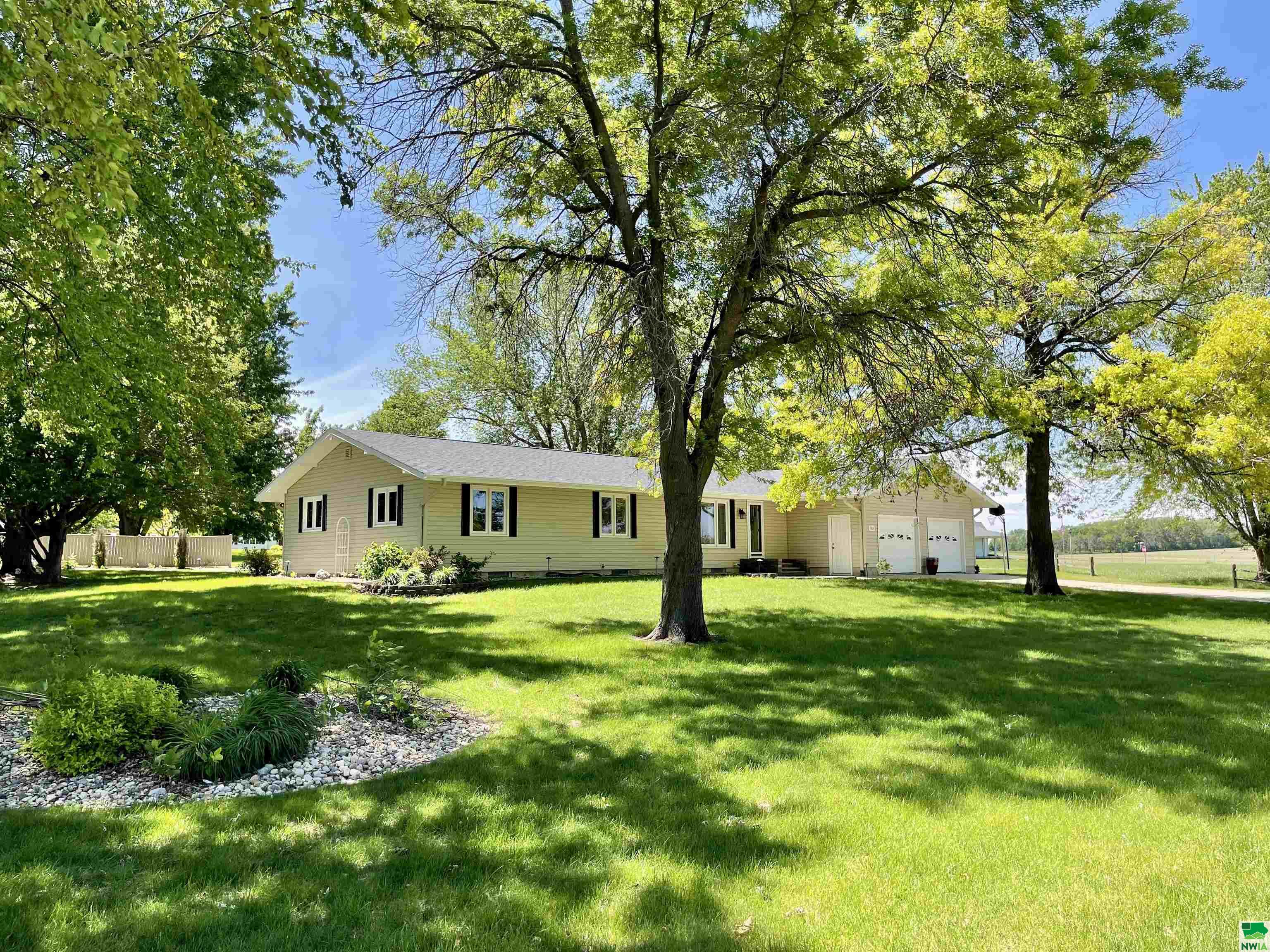140 Mallard Ave, Storm Lake, IA 50588 