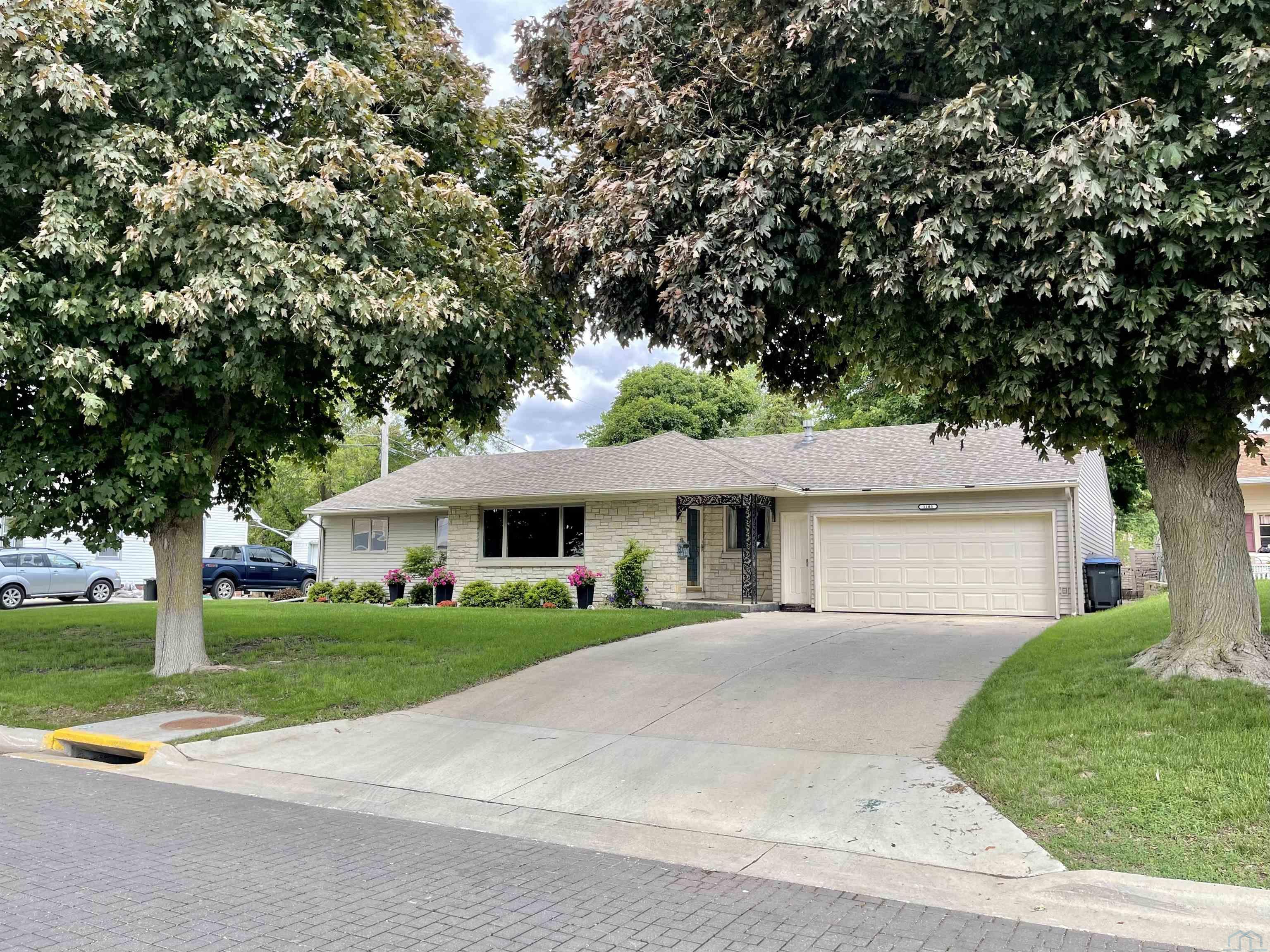 1105 4th W, Storm Lake, IA 50588 