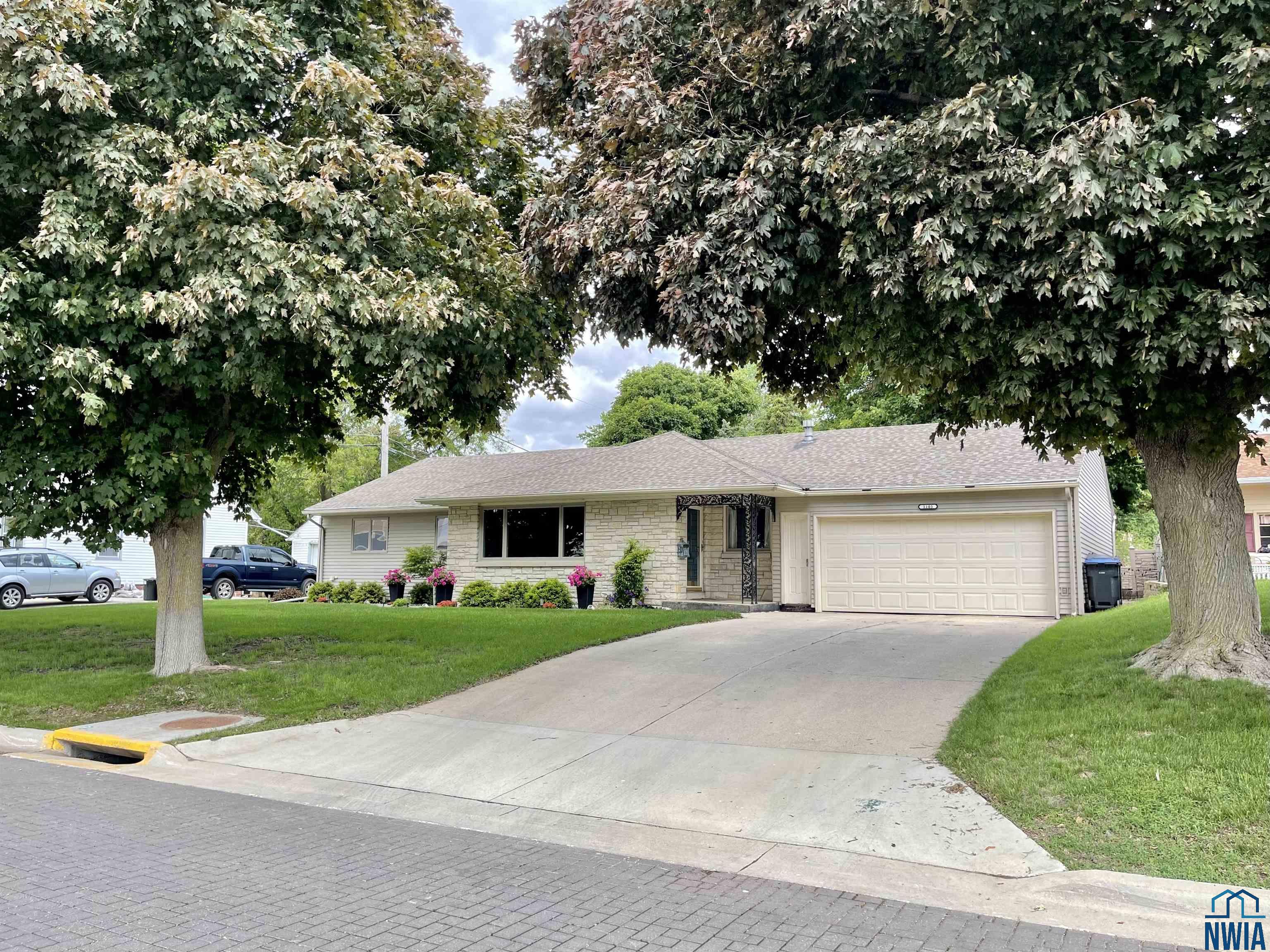 1105 4th W, Storm Lake, IA 50588 