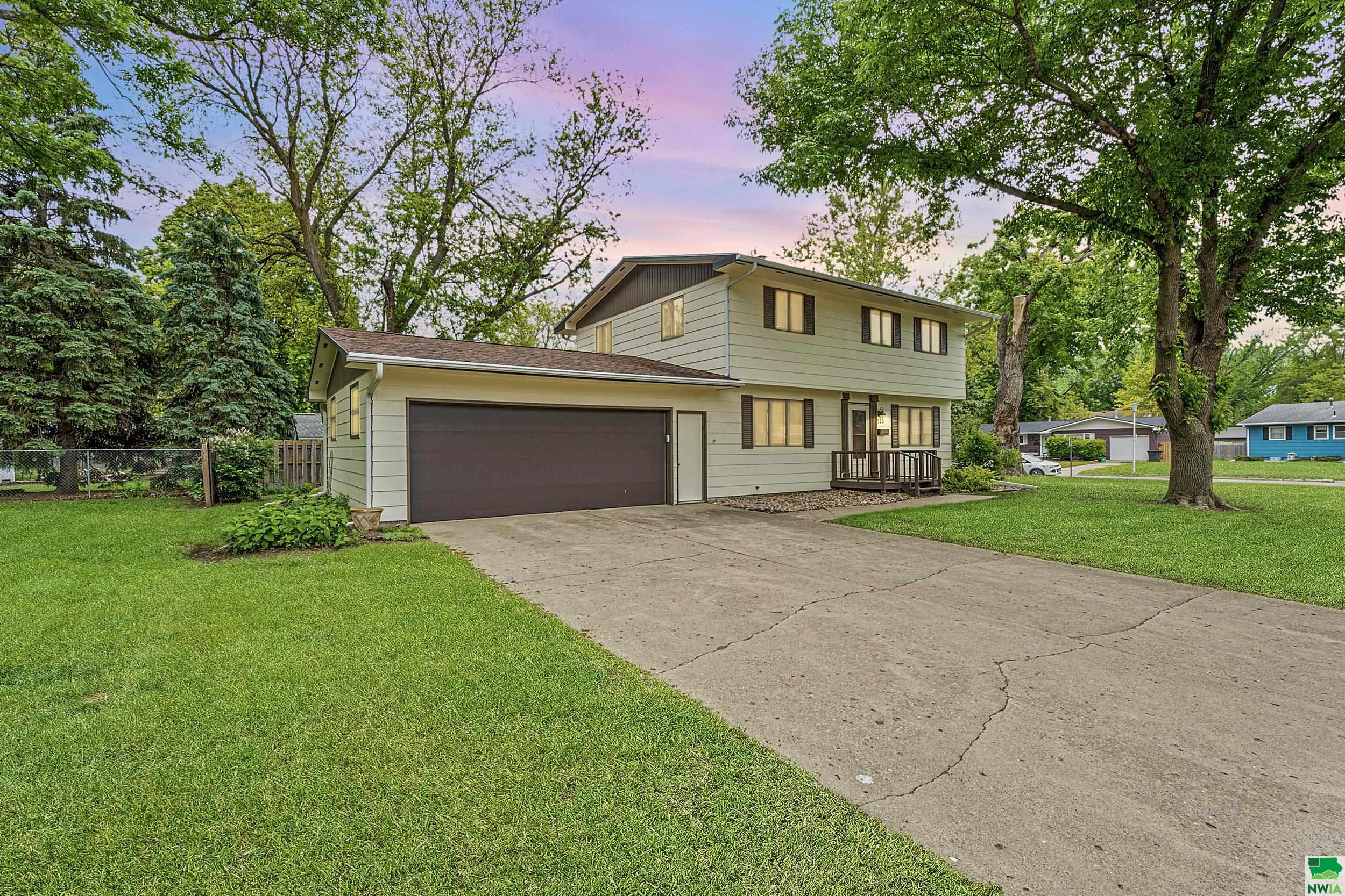316 Sycamore Ave, Vermillion, SD 57069 