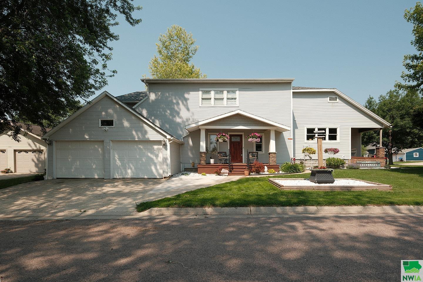 414 E Greene Street, Paullina, IA 51046 