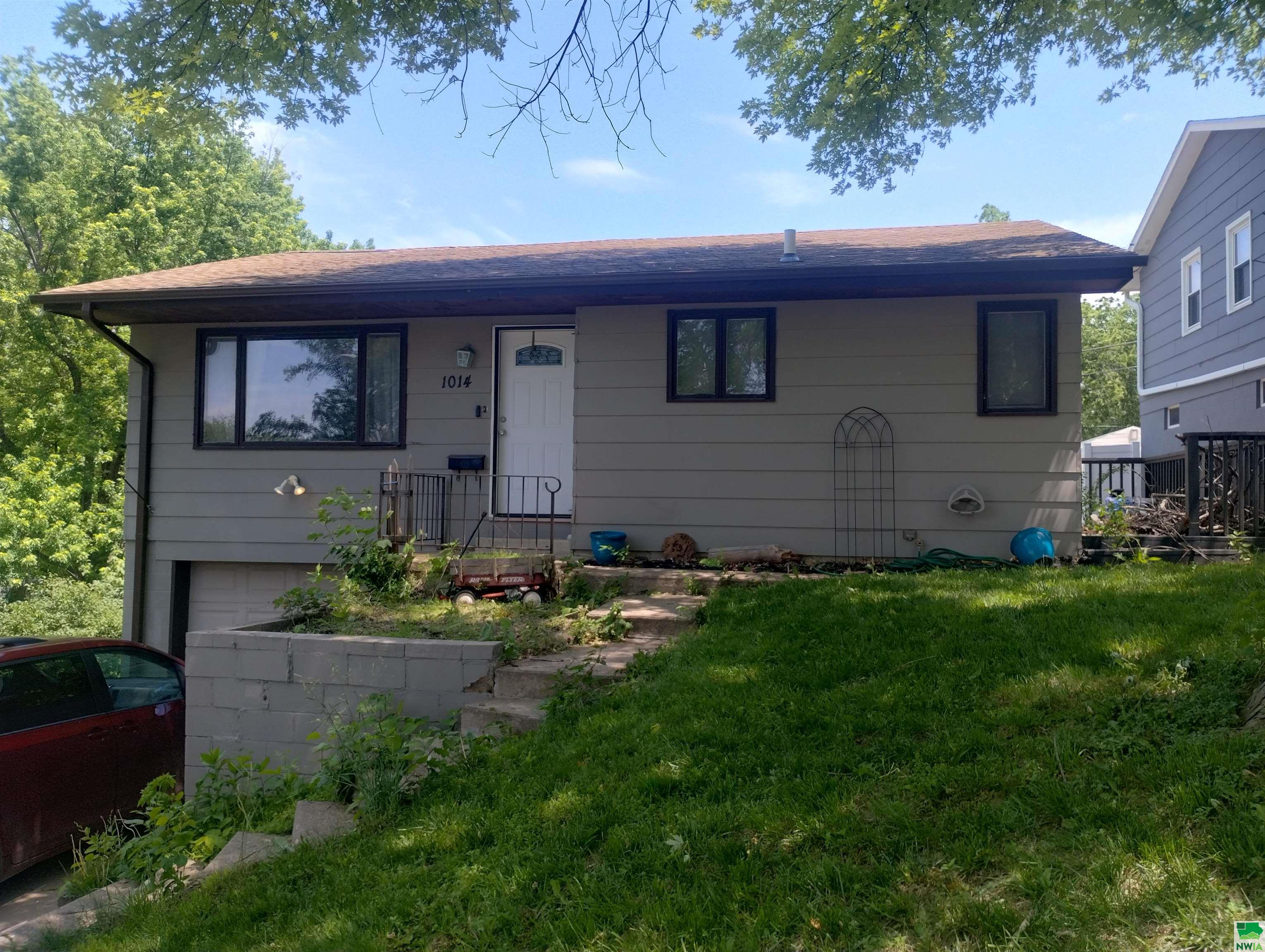 1014 Rustin S, Sioux City, IA 51106 